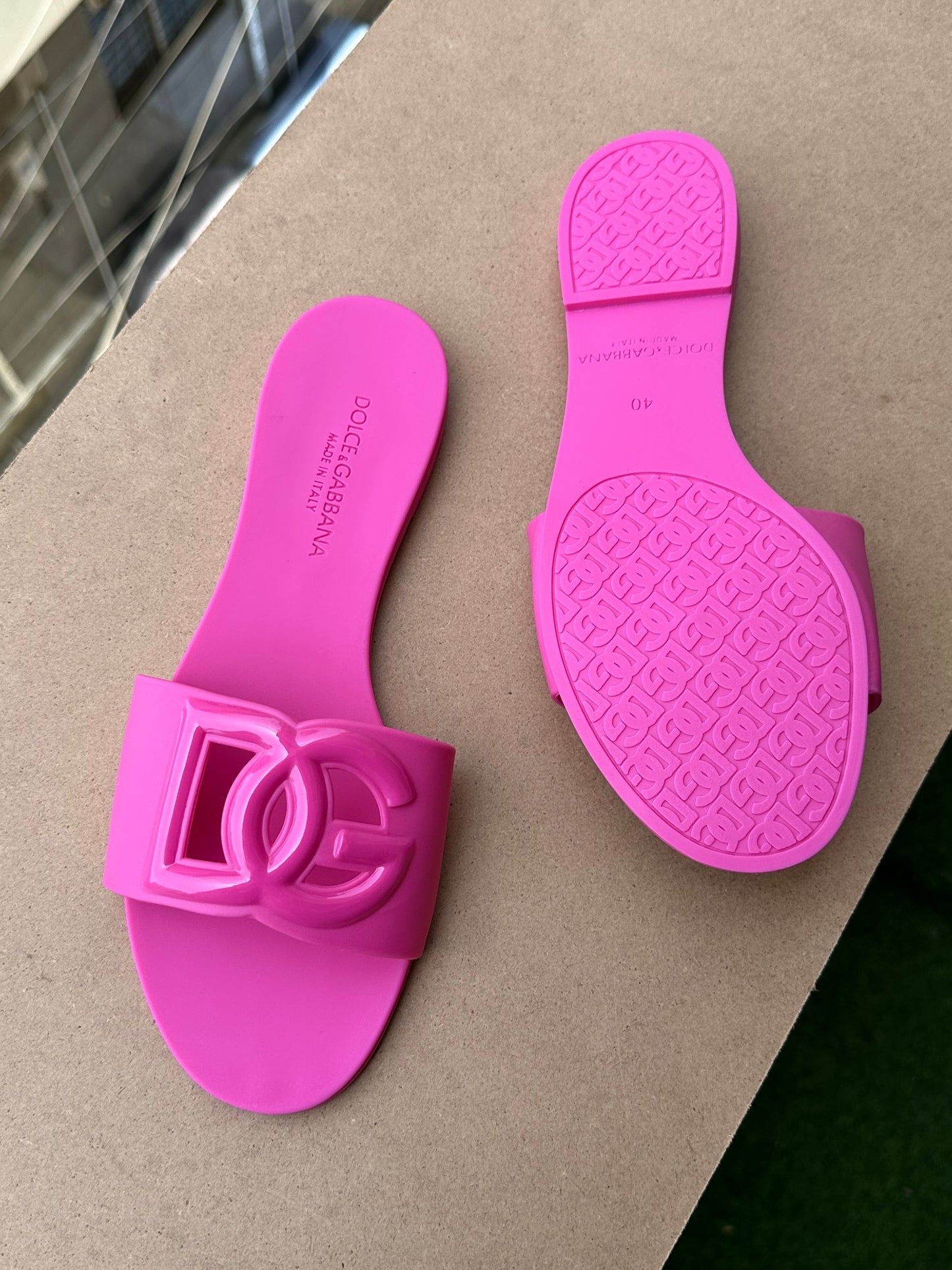 famous brand slipper imported