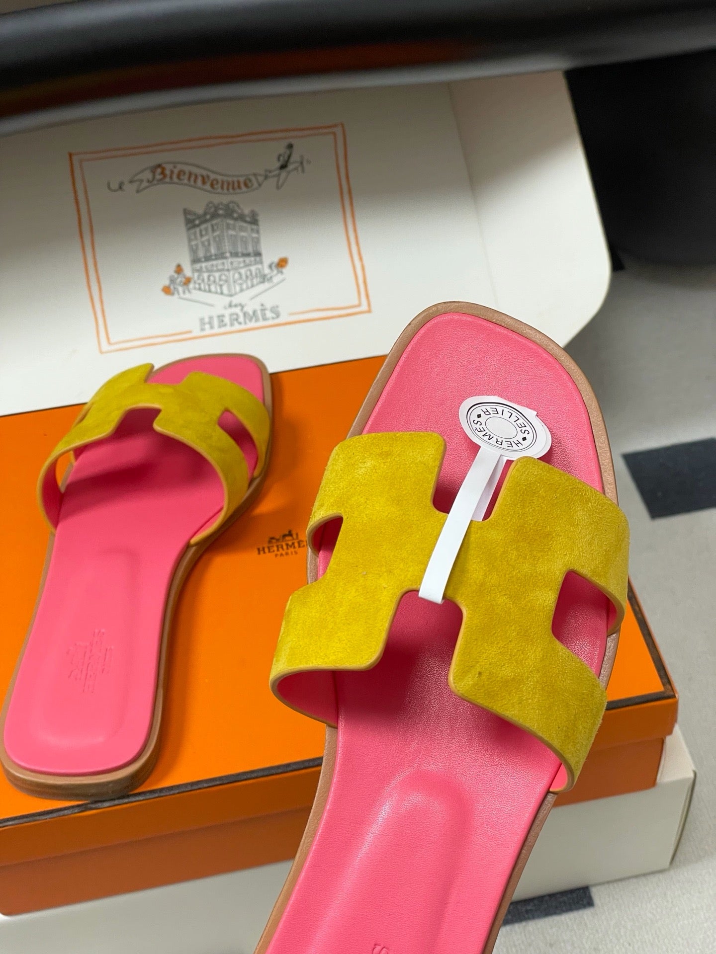 H oran famous brand sandal