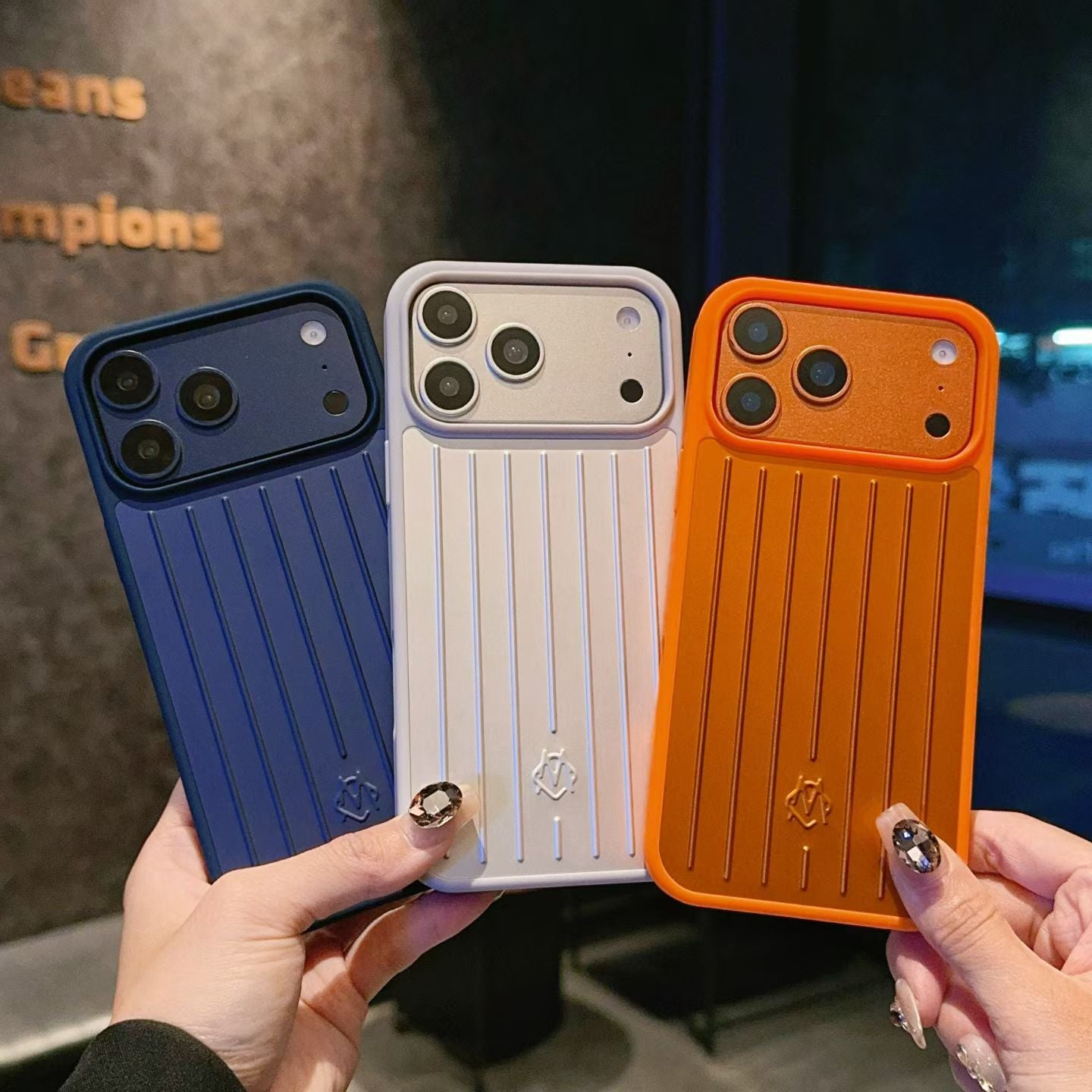 R famous brand iphone 17/17pro/17promax back cover