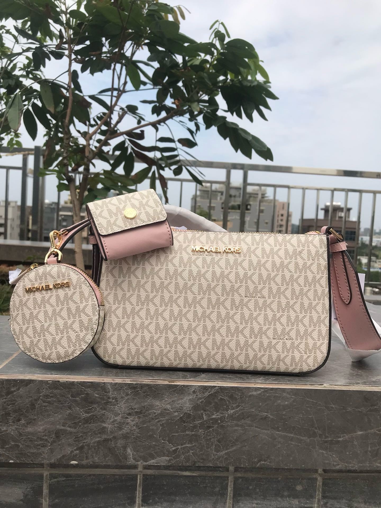 MK three-in-one bag  ( Pre order )