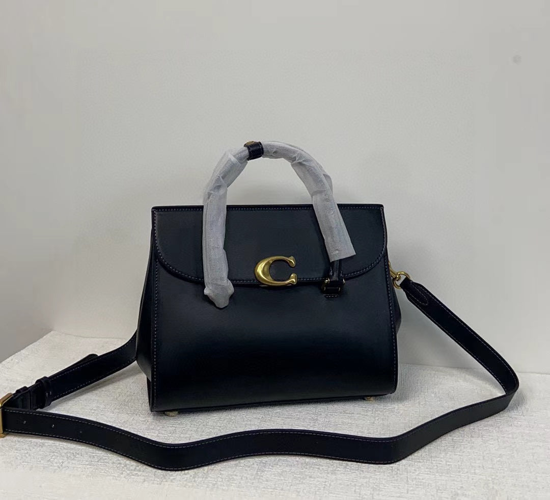 Coach bag ( pre order )