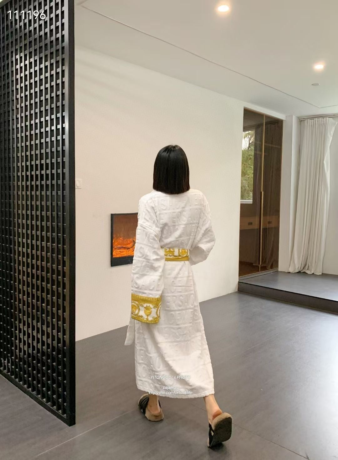 Bathrobe fmaous brand ( Pre order )