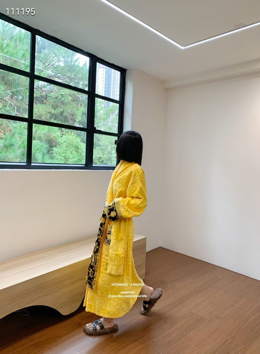 Bathrobe famous brand ( Pre order)