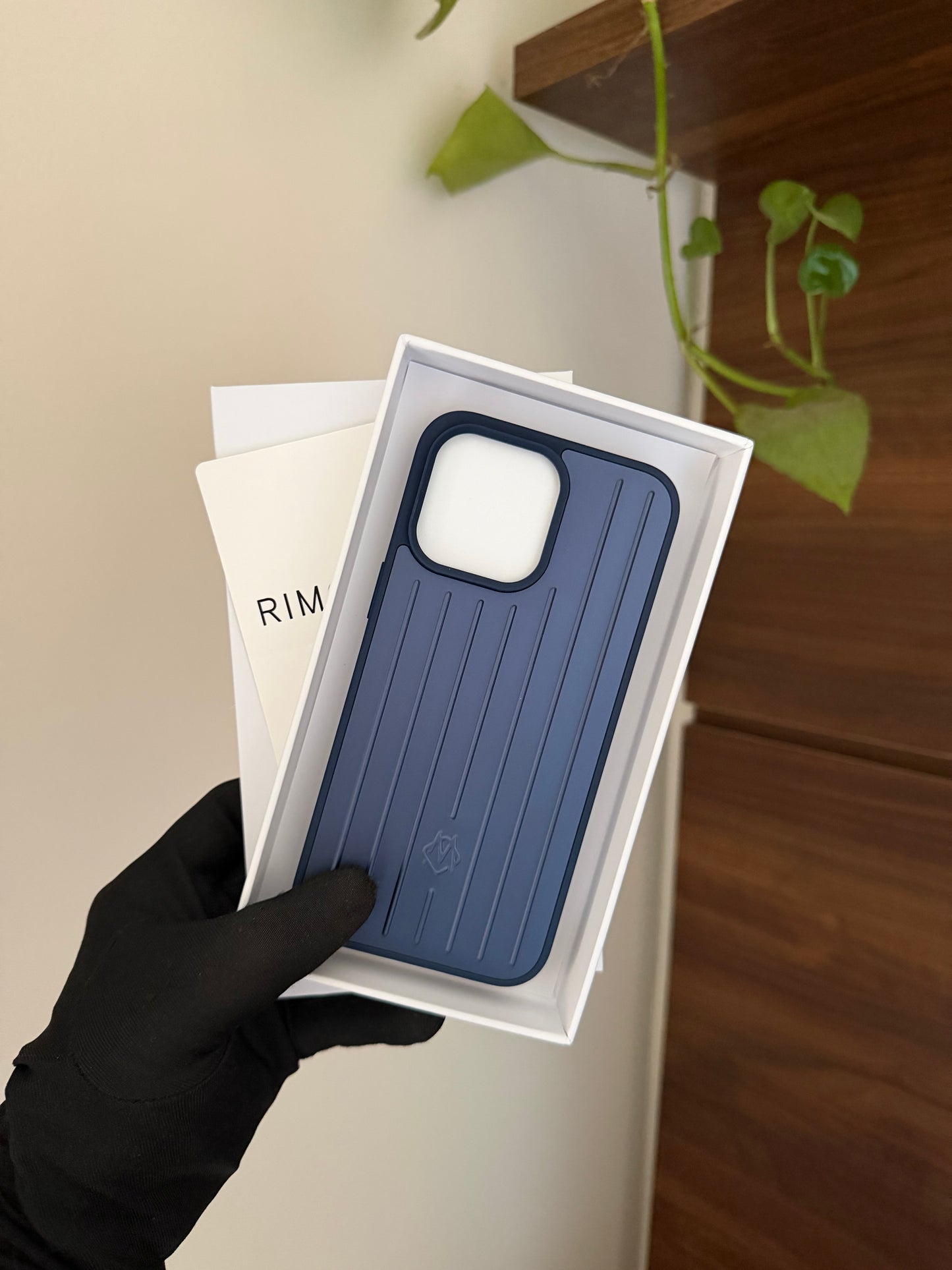 Rimowa iphone 17/16/15/14 back cover blue