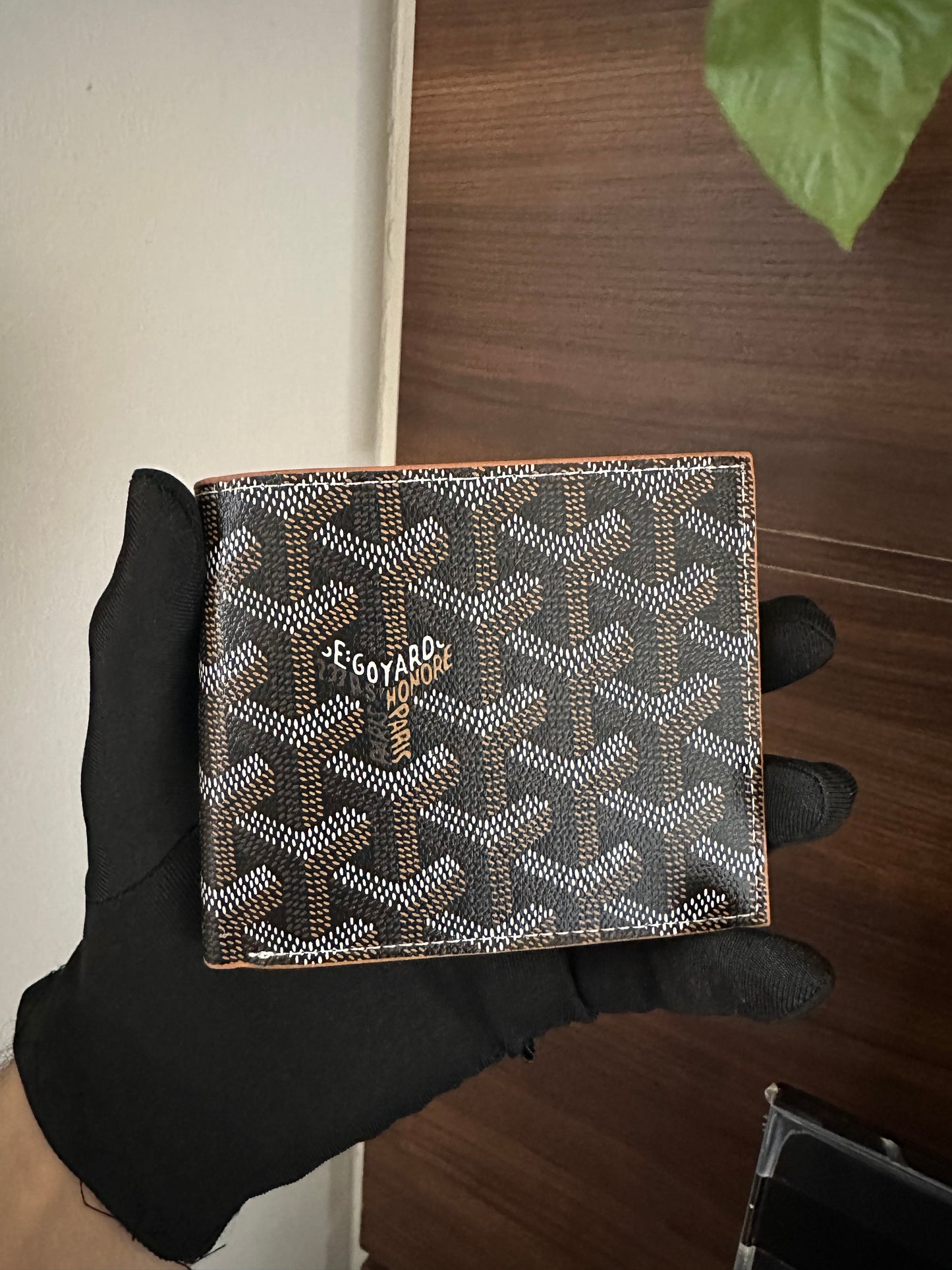 Wallet famous brand G