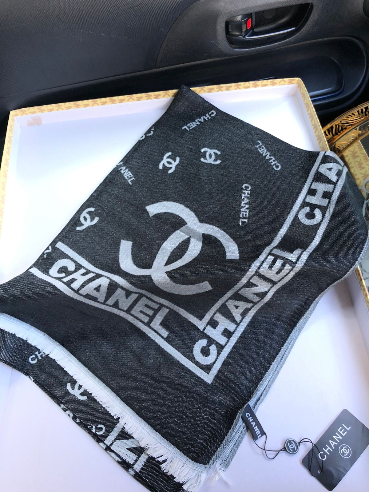 C famous brand scarves/shawl/stole ( 10 colors )