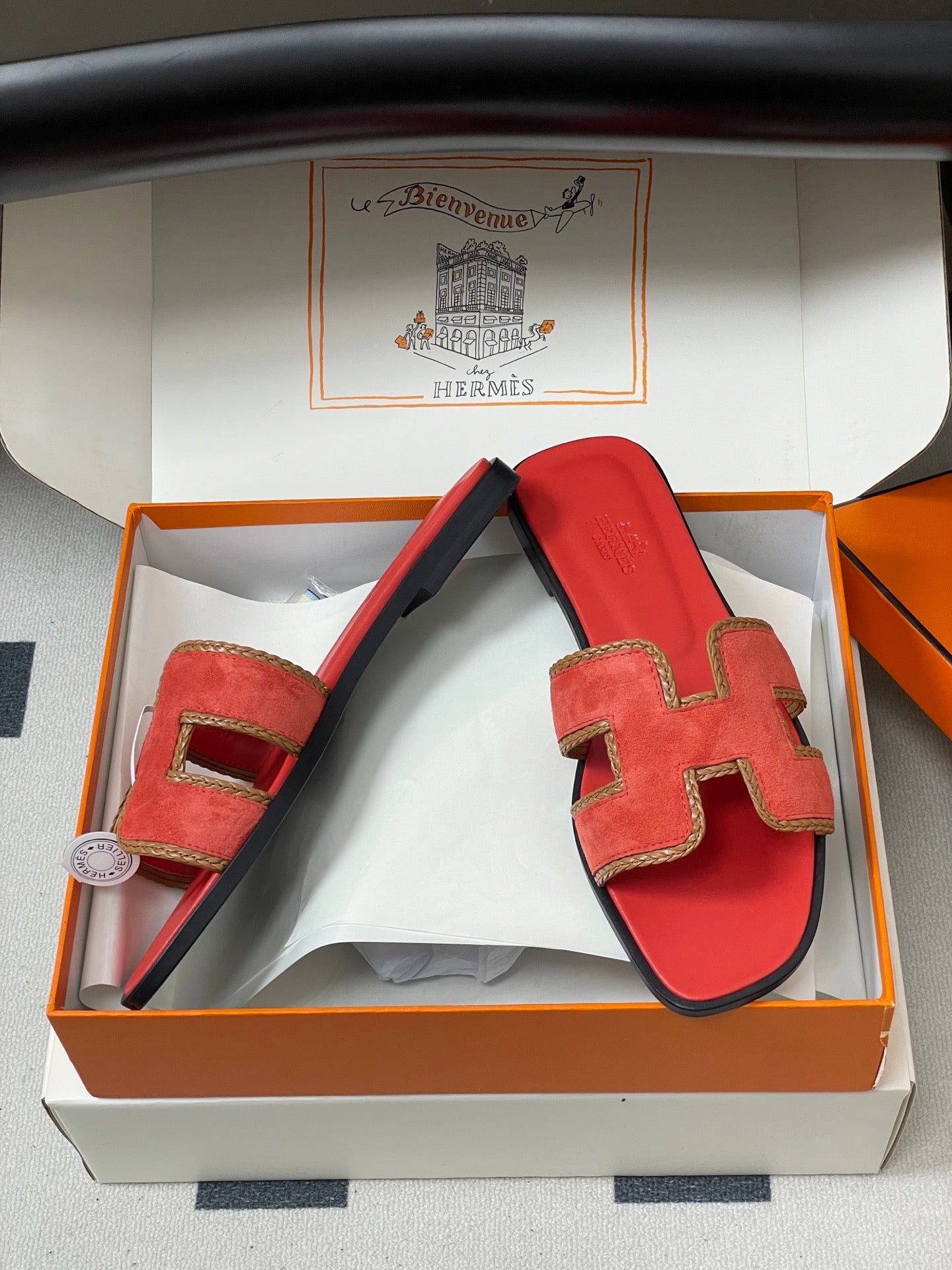 H oran famous brand sandal