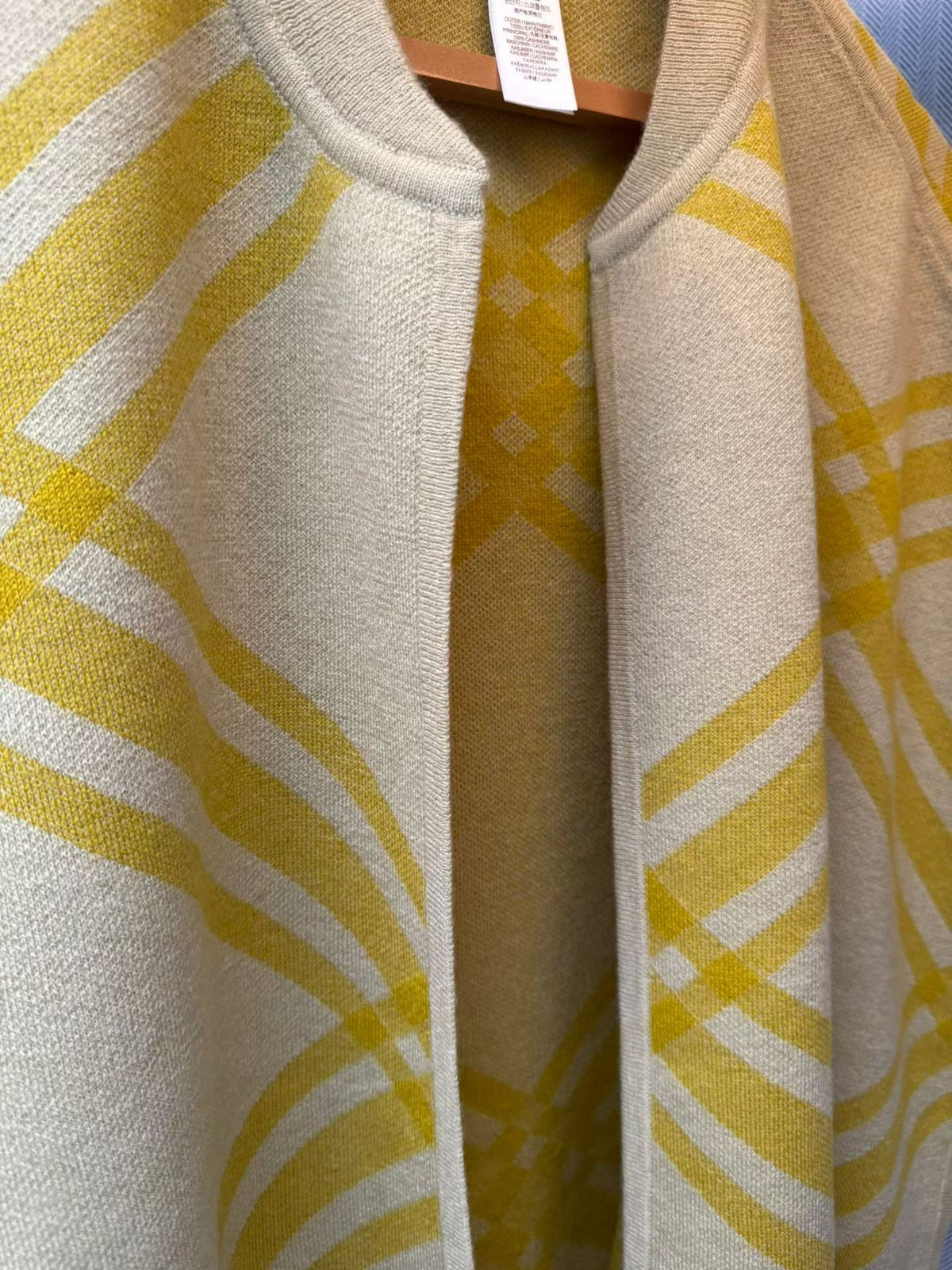 B cape shawl
