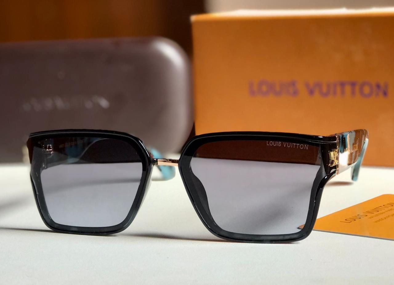 Famous brand sunglasses ( 2 shades )