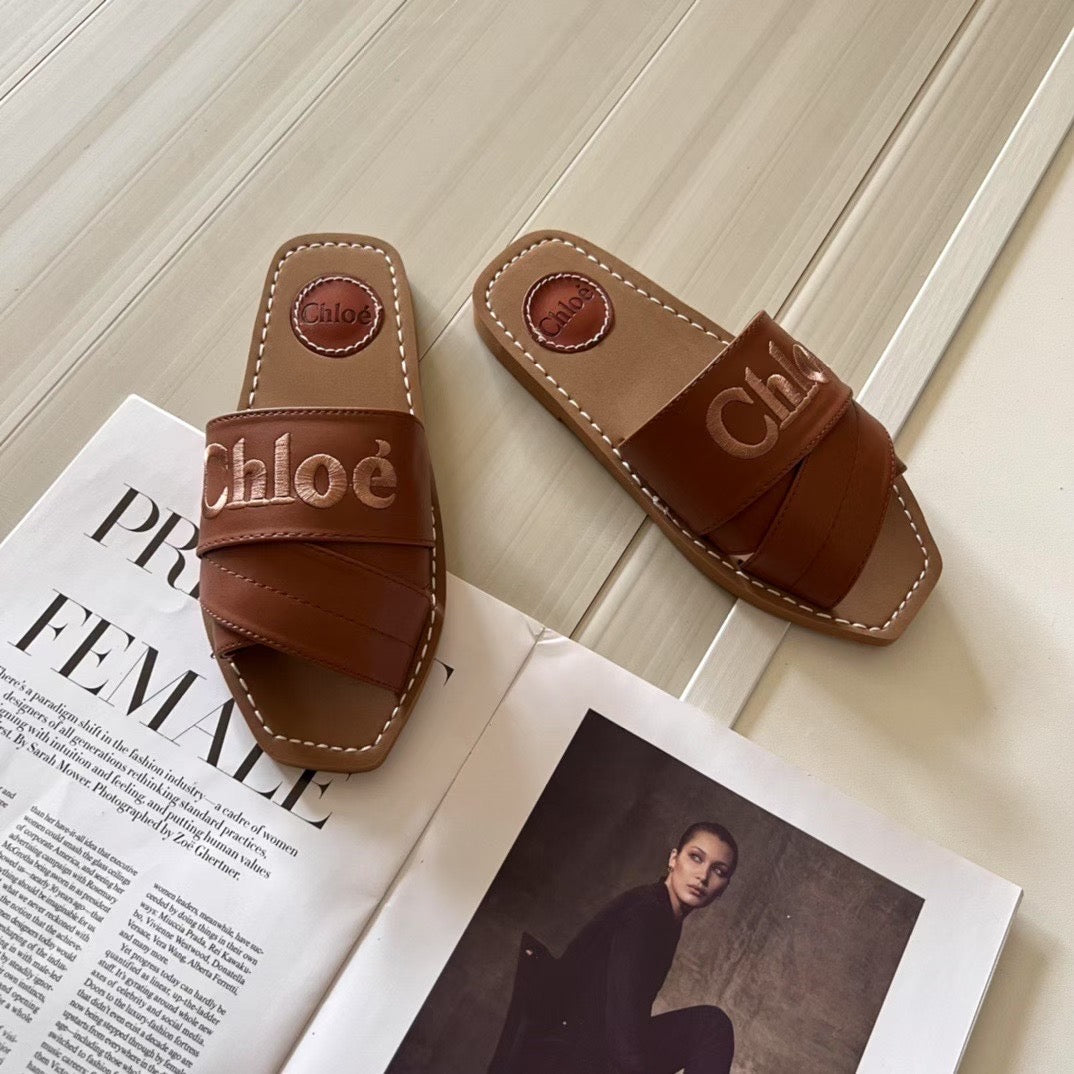 Famous brand slipper ( Pre order )