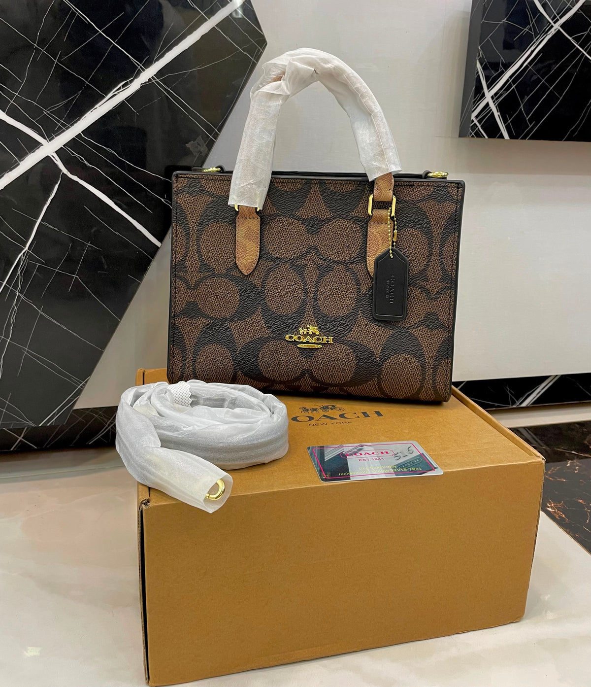C brand famous bag ( 2 colors )