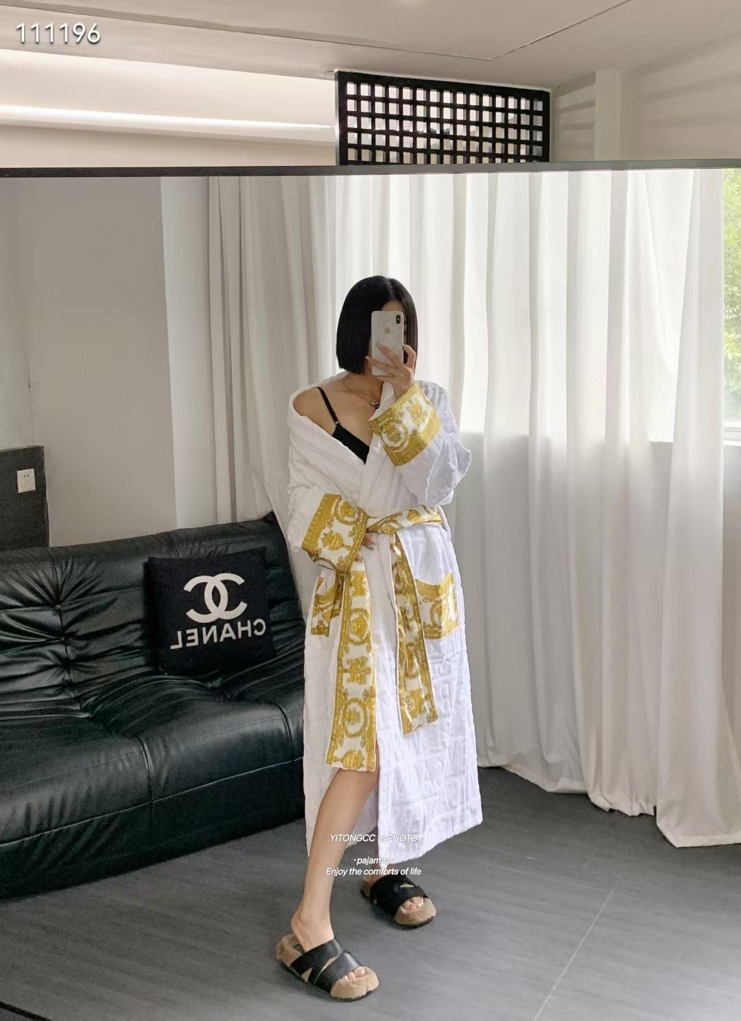 Bathrobe fmaous brand ( Pre order )