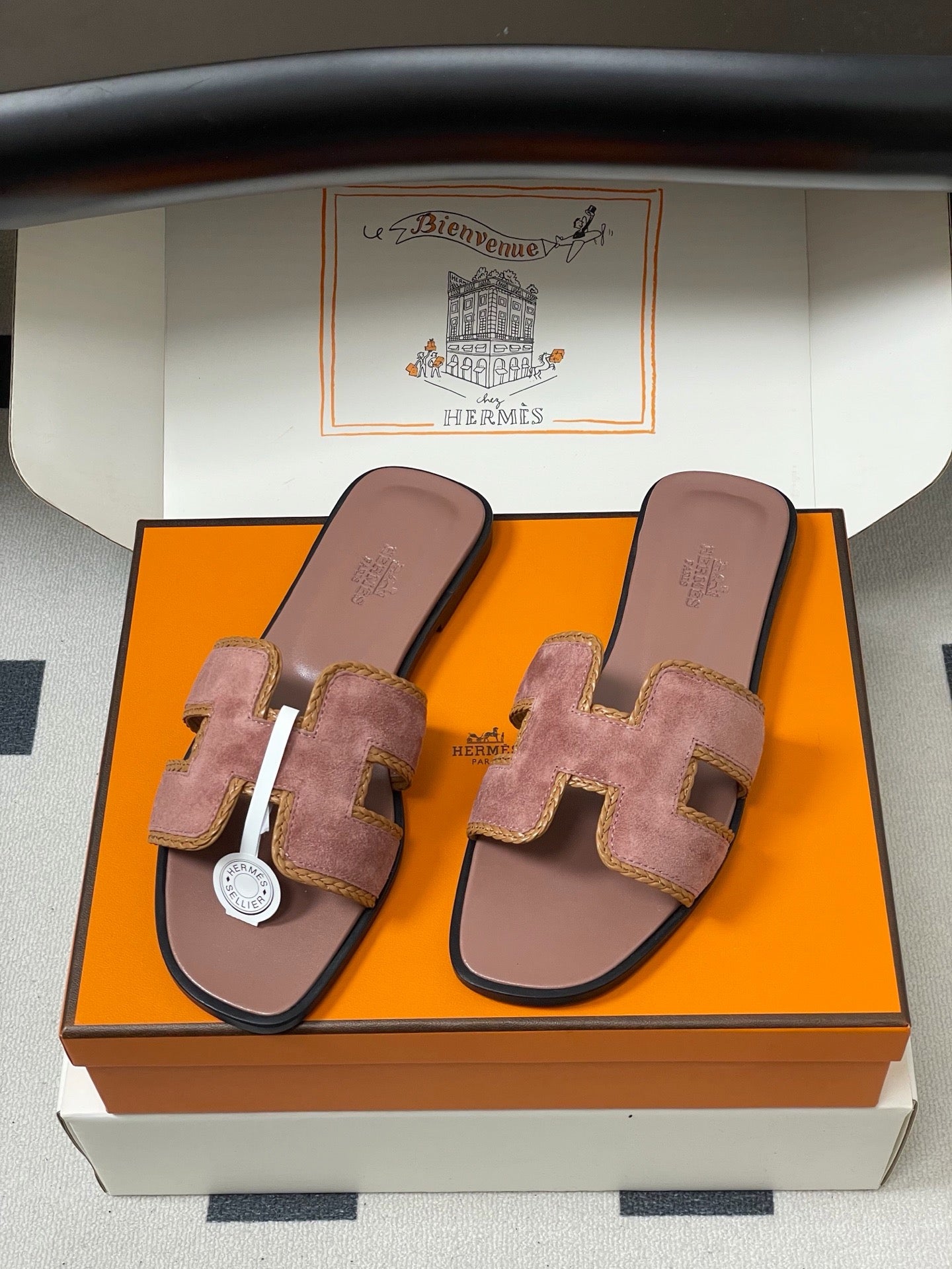 H oran famous brand sandal