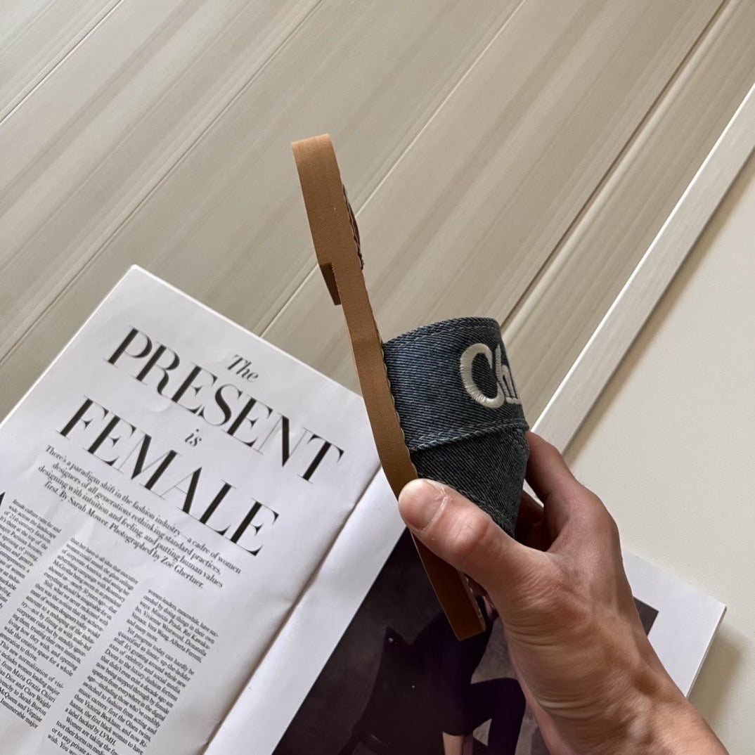 Famous brand slipper ( Pre order )