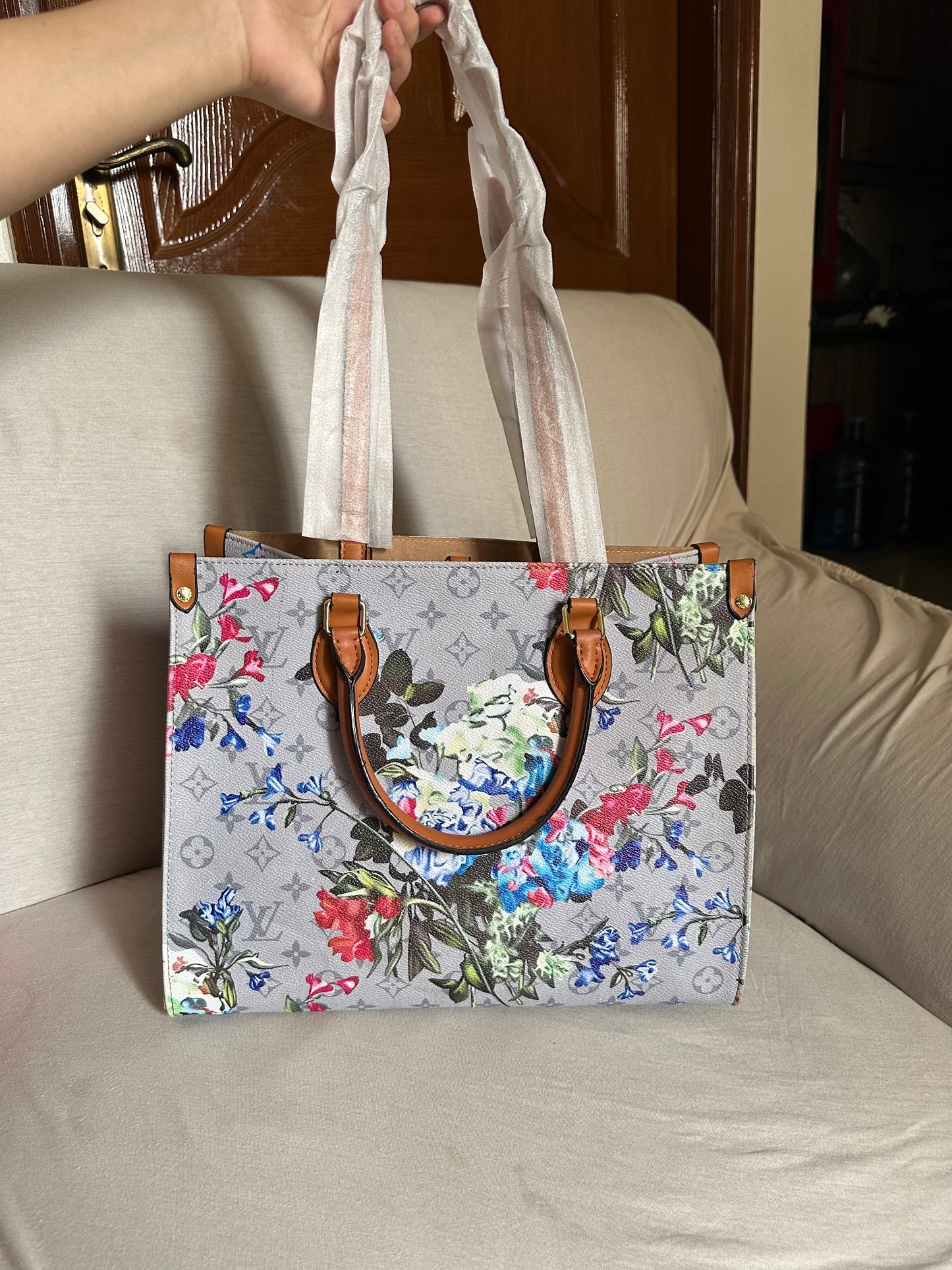 LV famous brand ( sale )