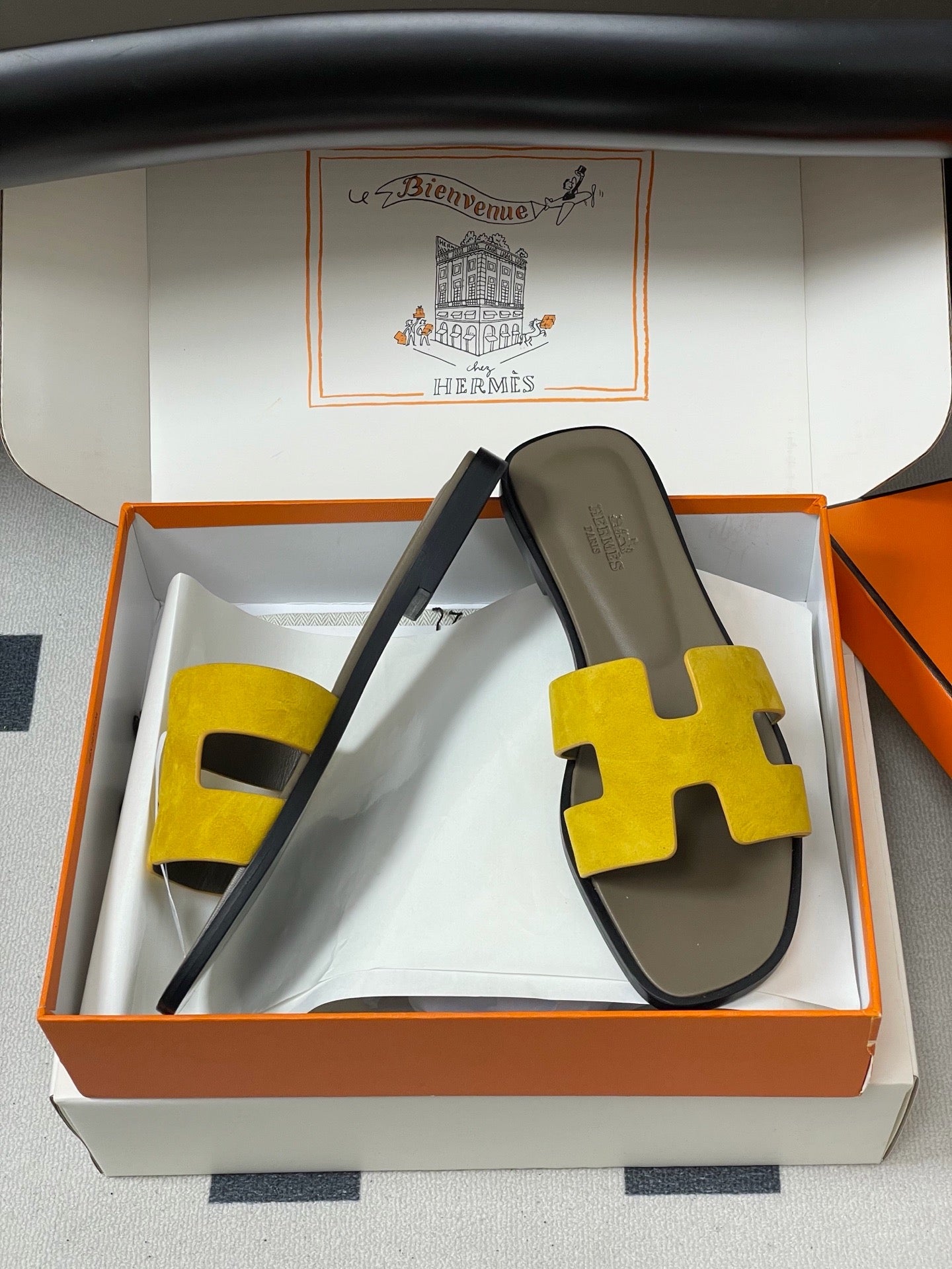 H oran famous brand sandal