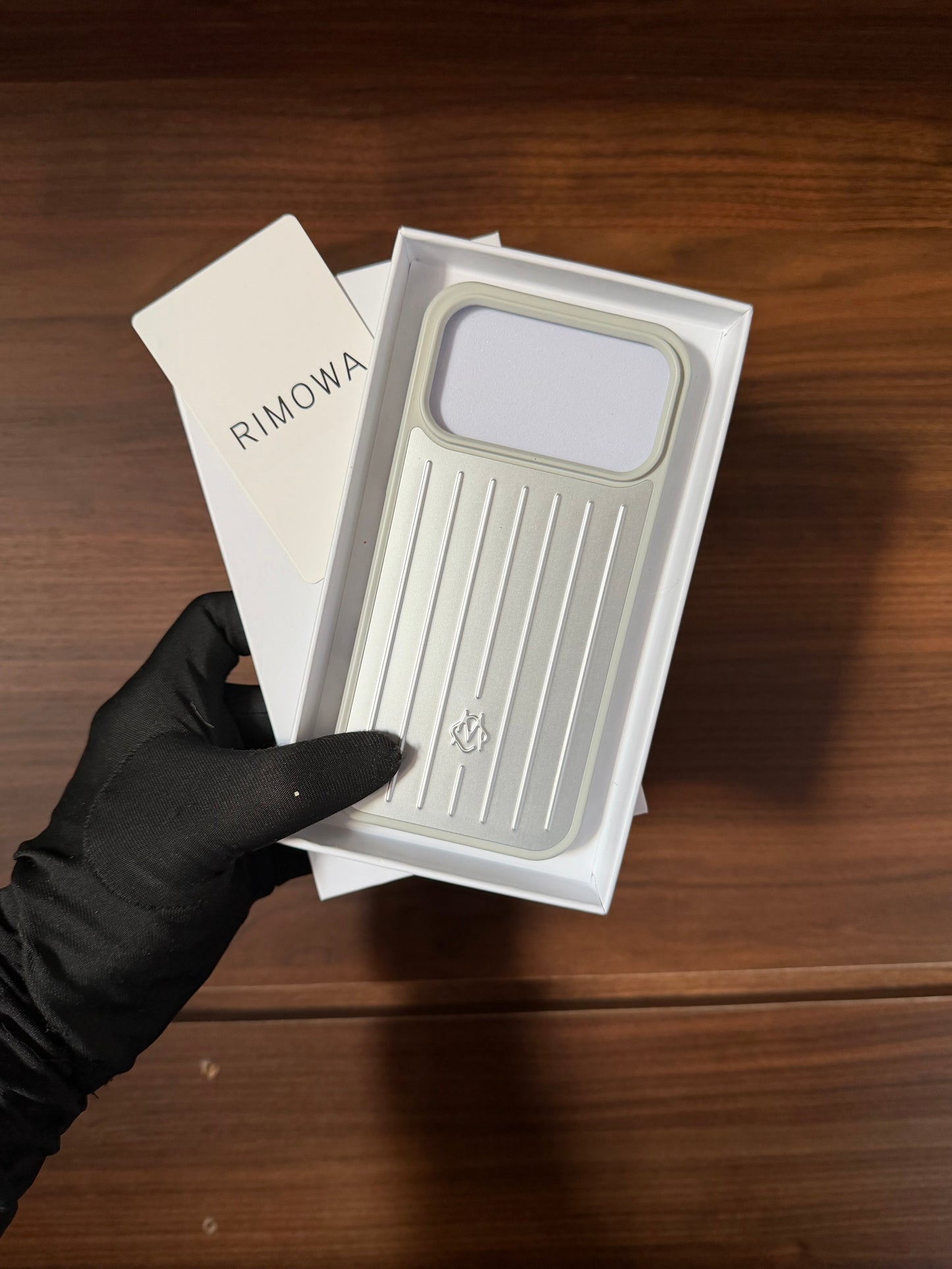 Rimowa iphone 17/17pro/17promax/17air silver color