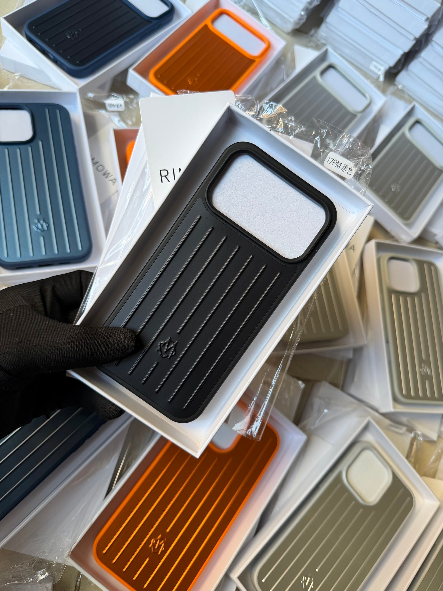Rimowa iphone 17/17pro/17promax/17air black color