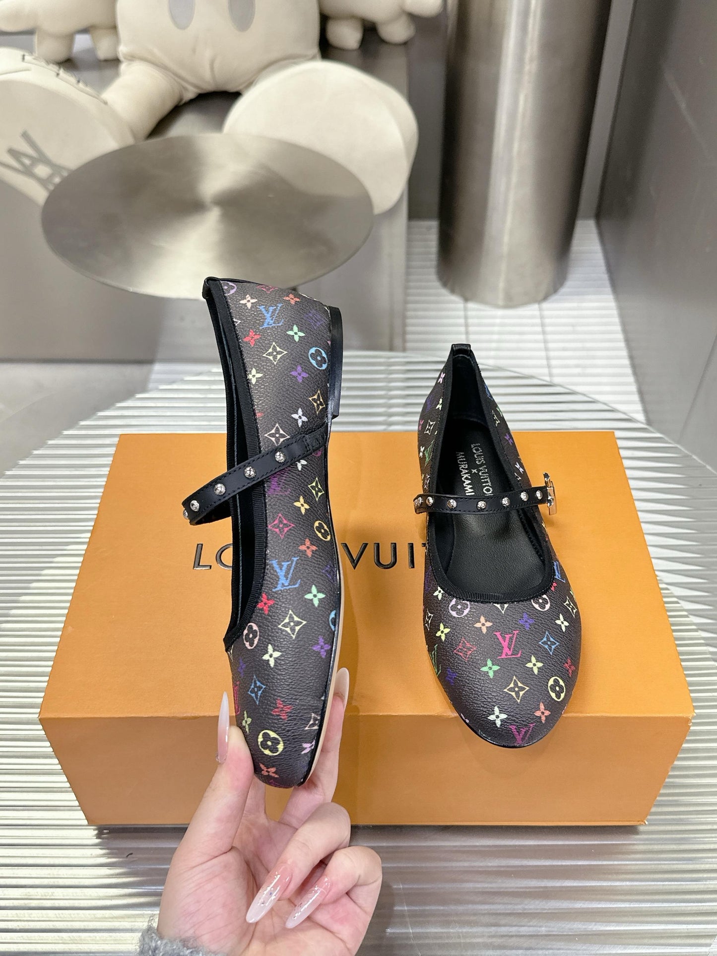 LV shoes ( Pre order )