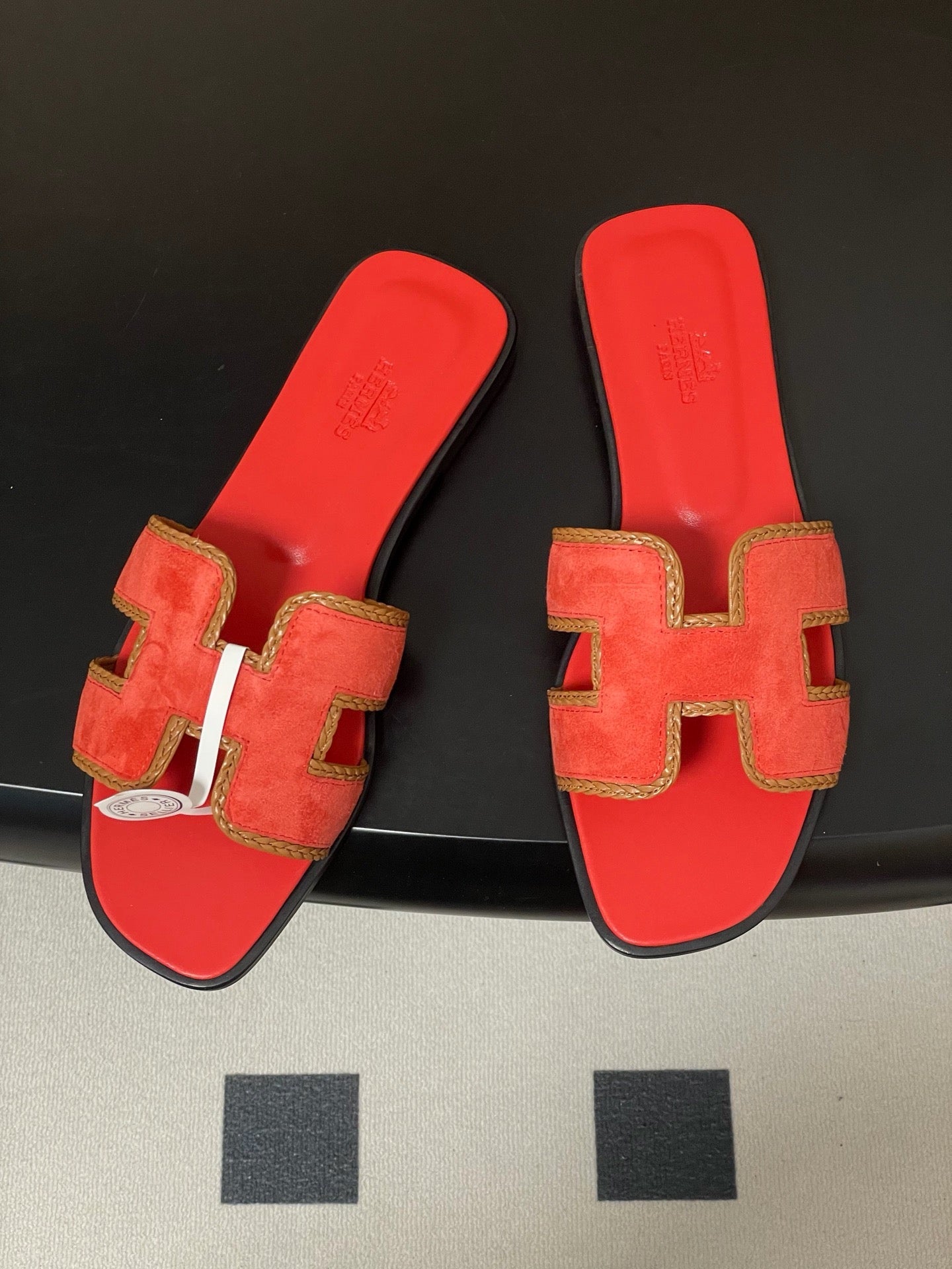 H oran famous brand sandal