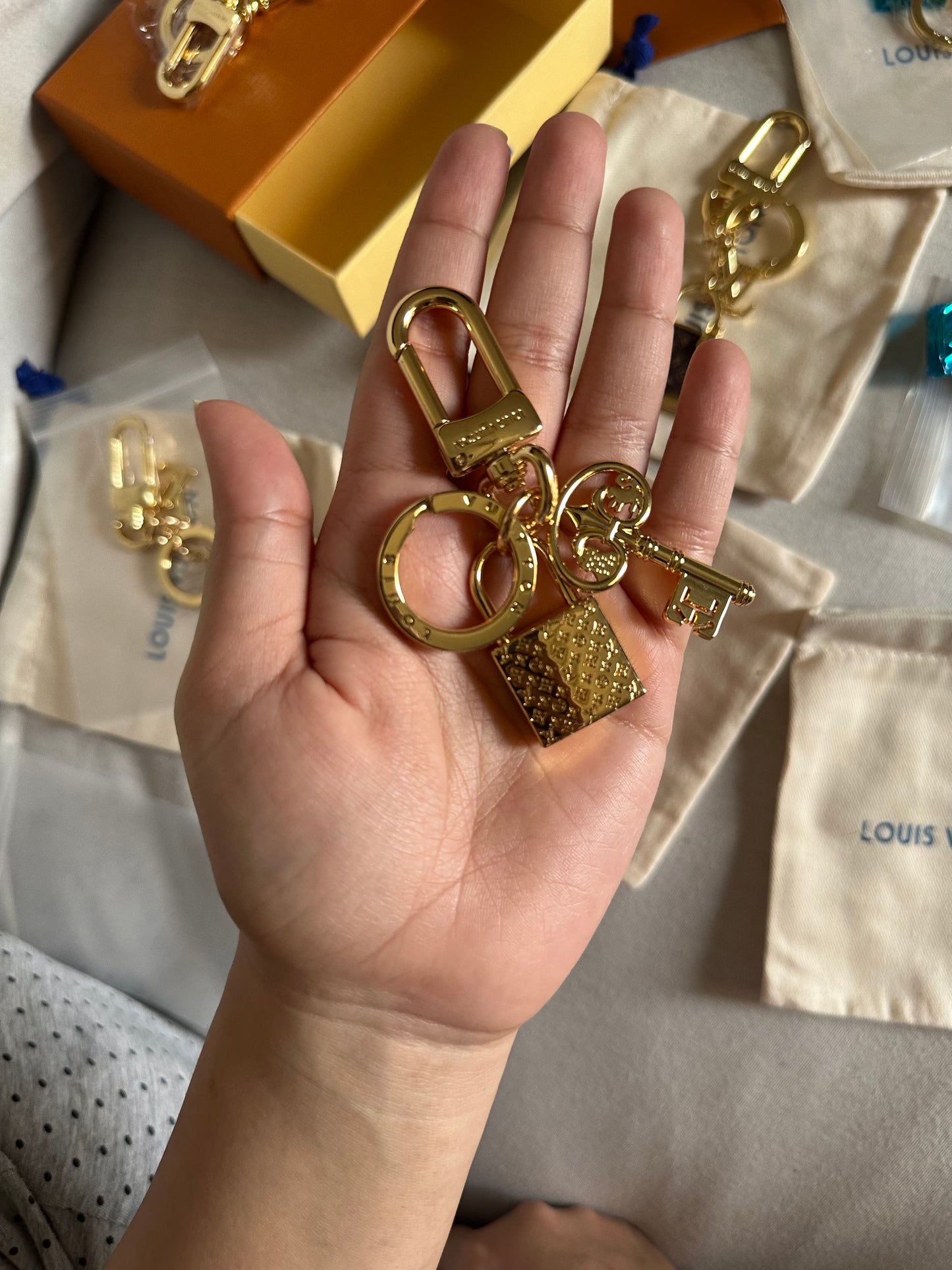 LV lock&key charm