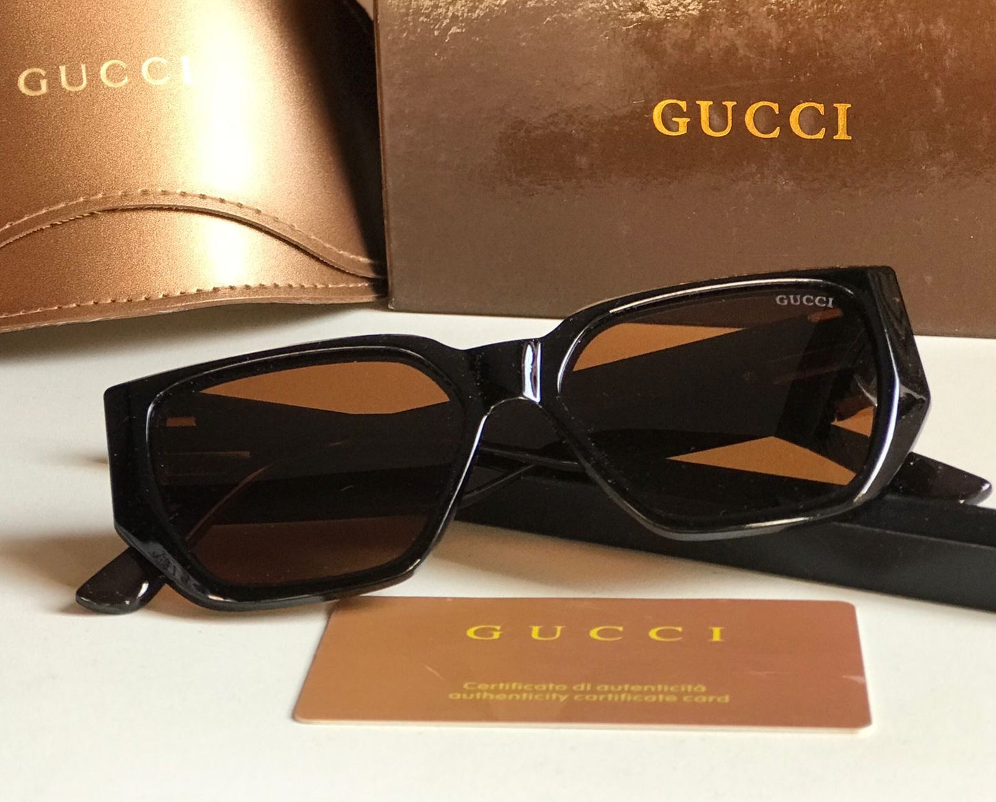G famous brand sunglasses ( 2 colors )