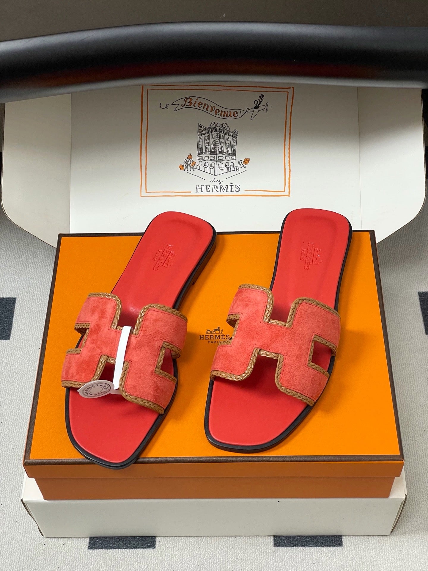 H oran famous brand sandal
