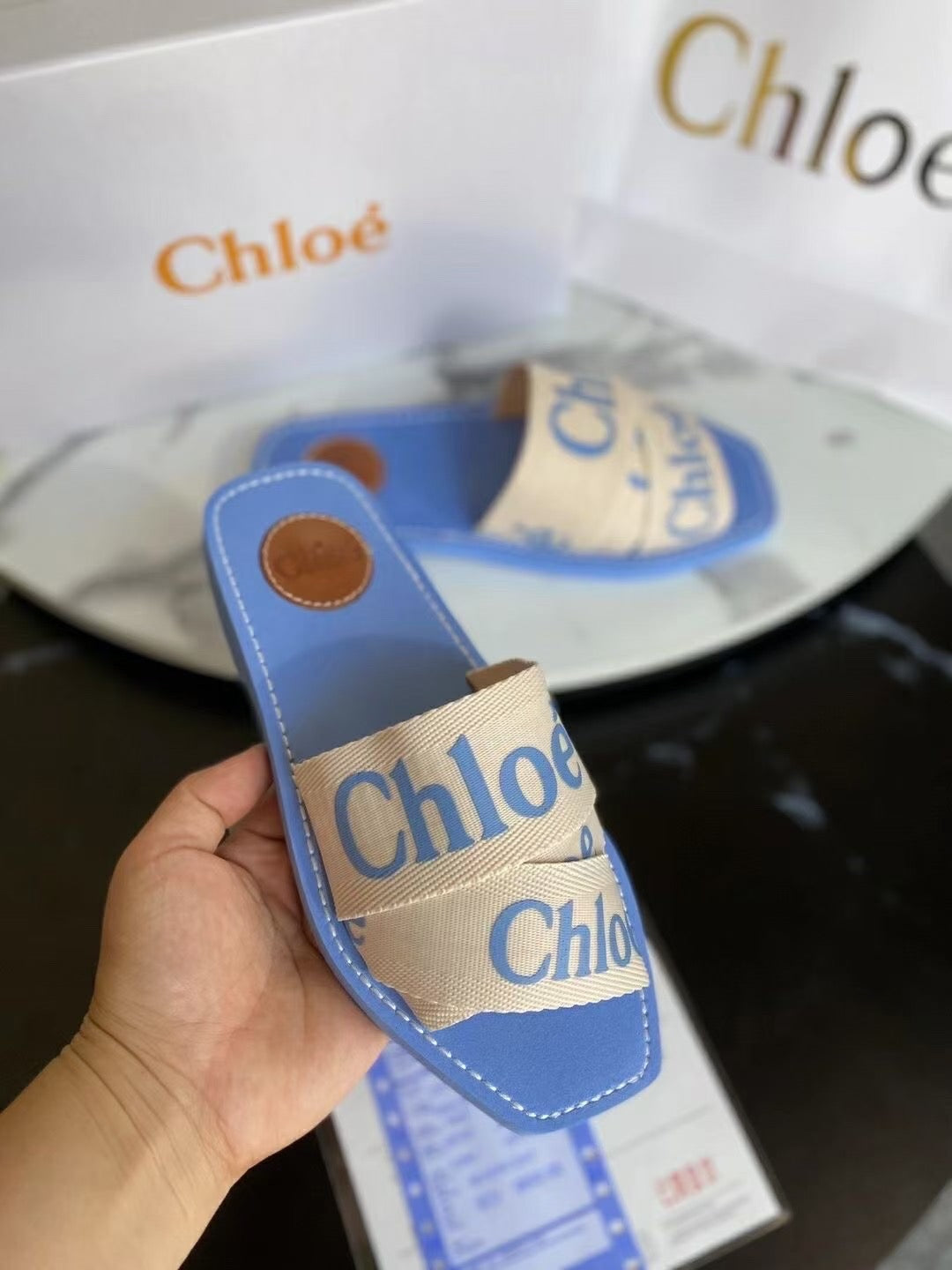 Famous brand slipper ( Pre order )