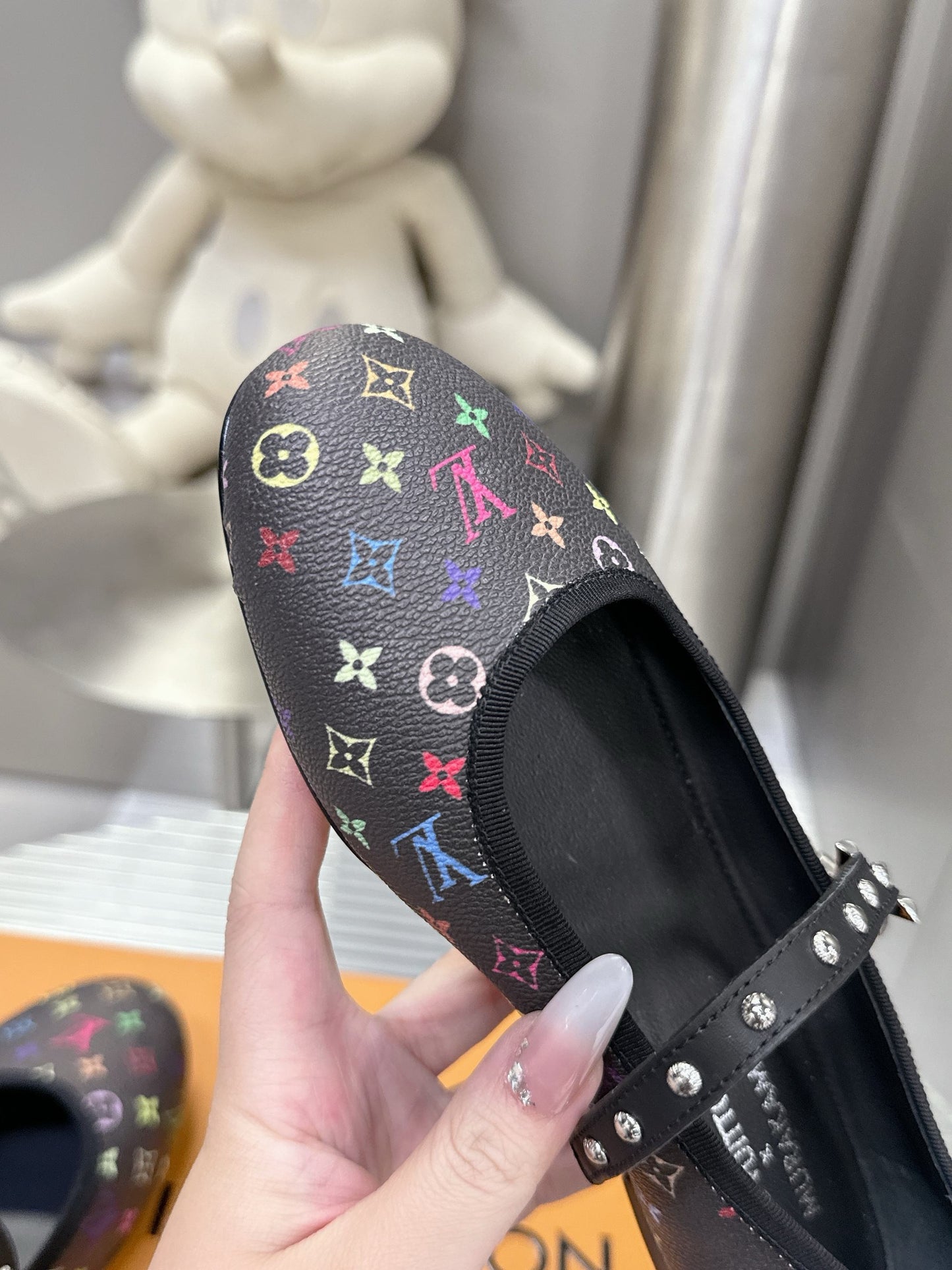 LV shoes ( Pre order )