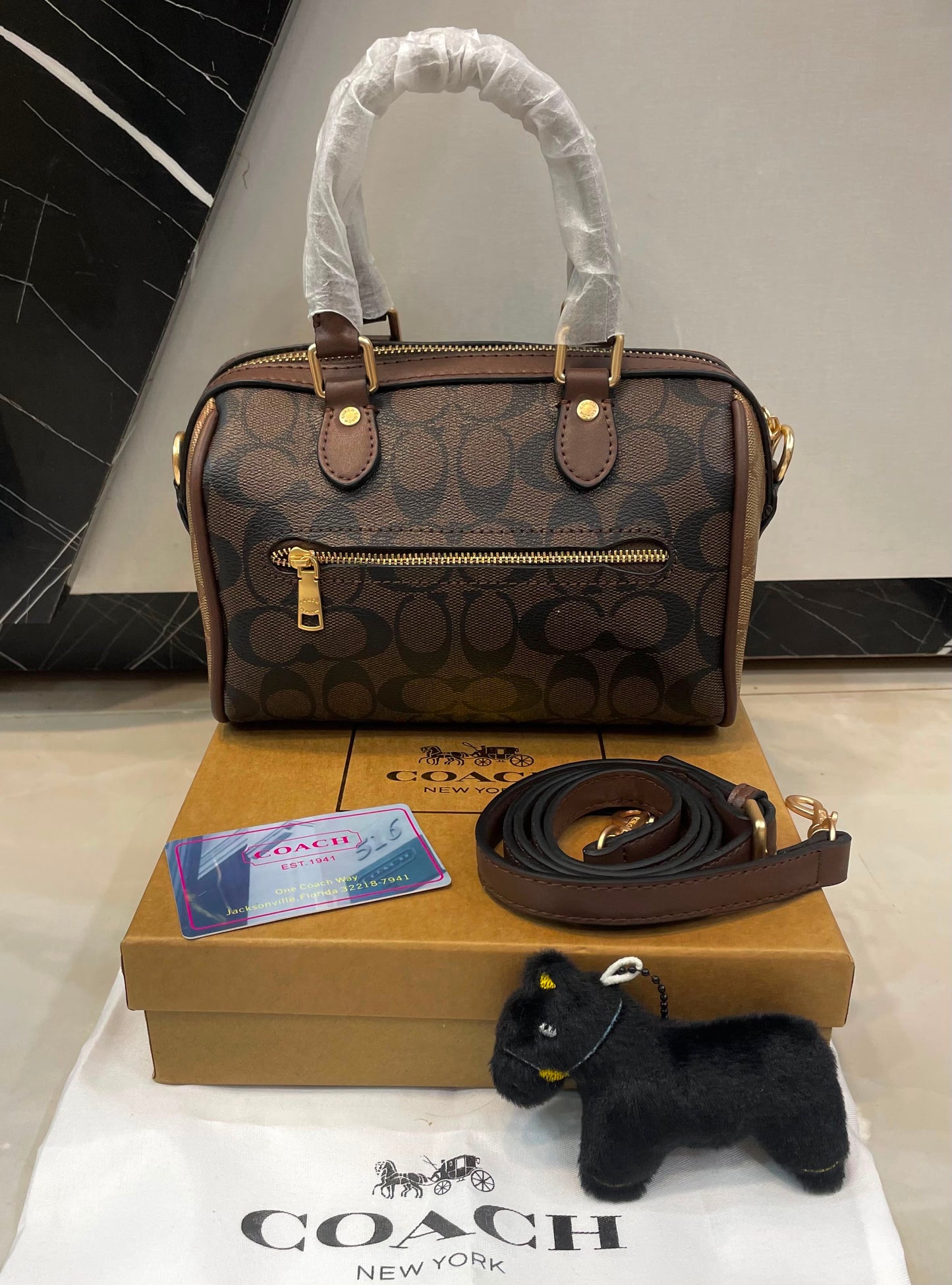 C famous handbag ( 5 colors )