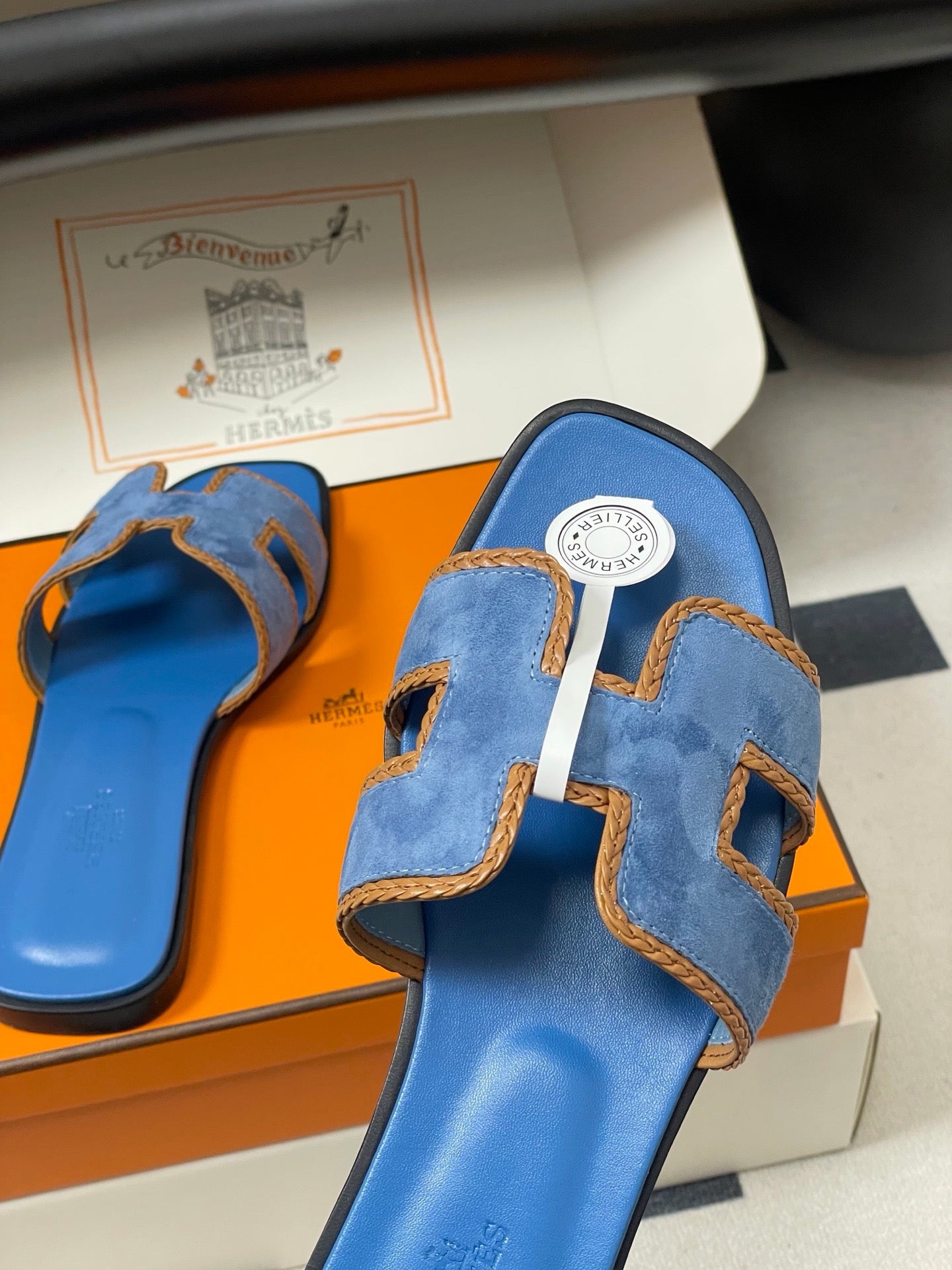 H oran famous brand sandal