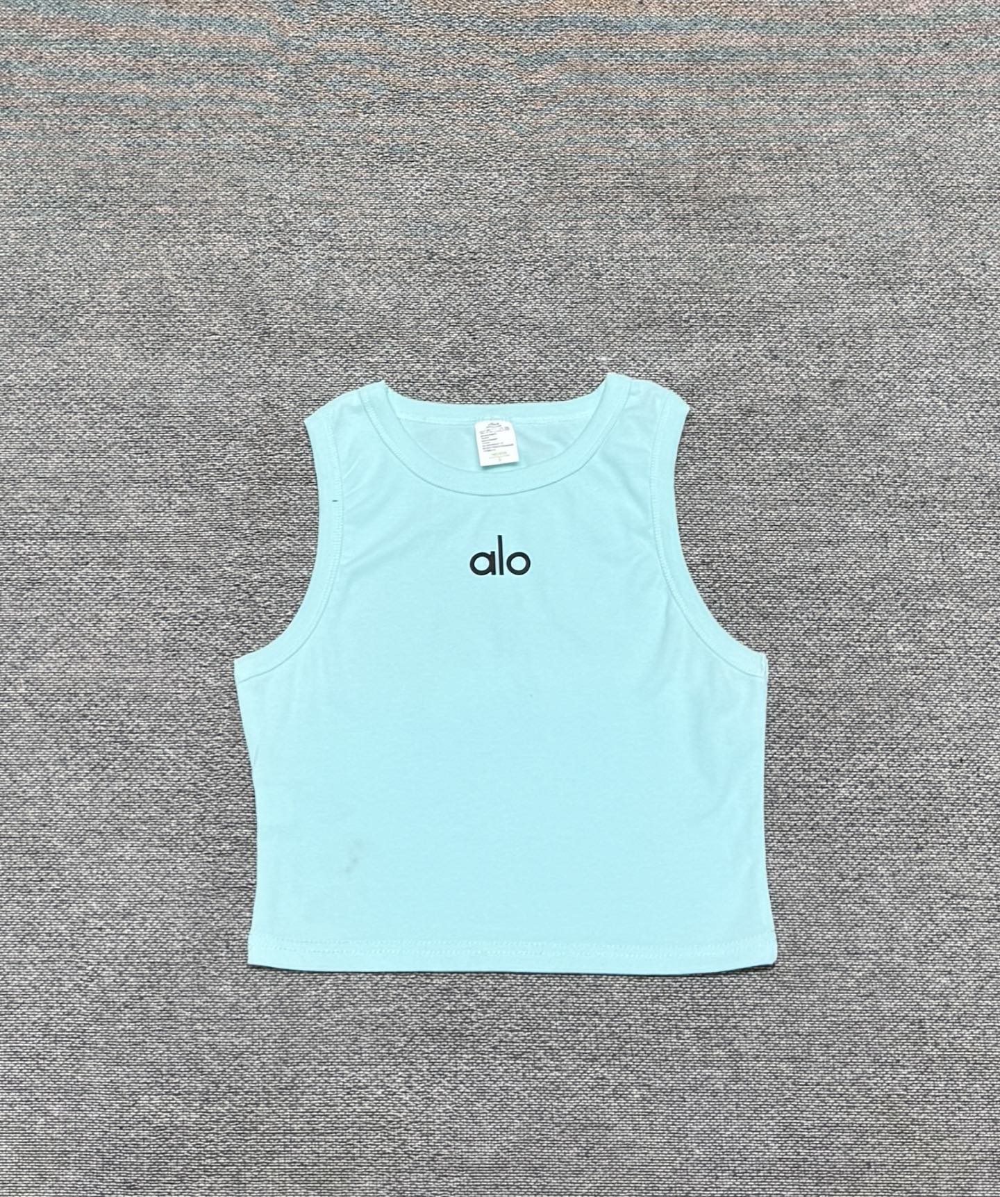 A L O famous brand tank tops ( 9 colors )