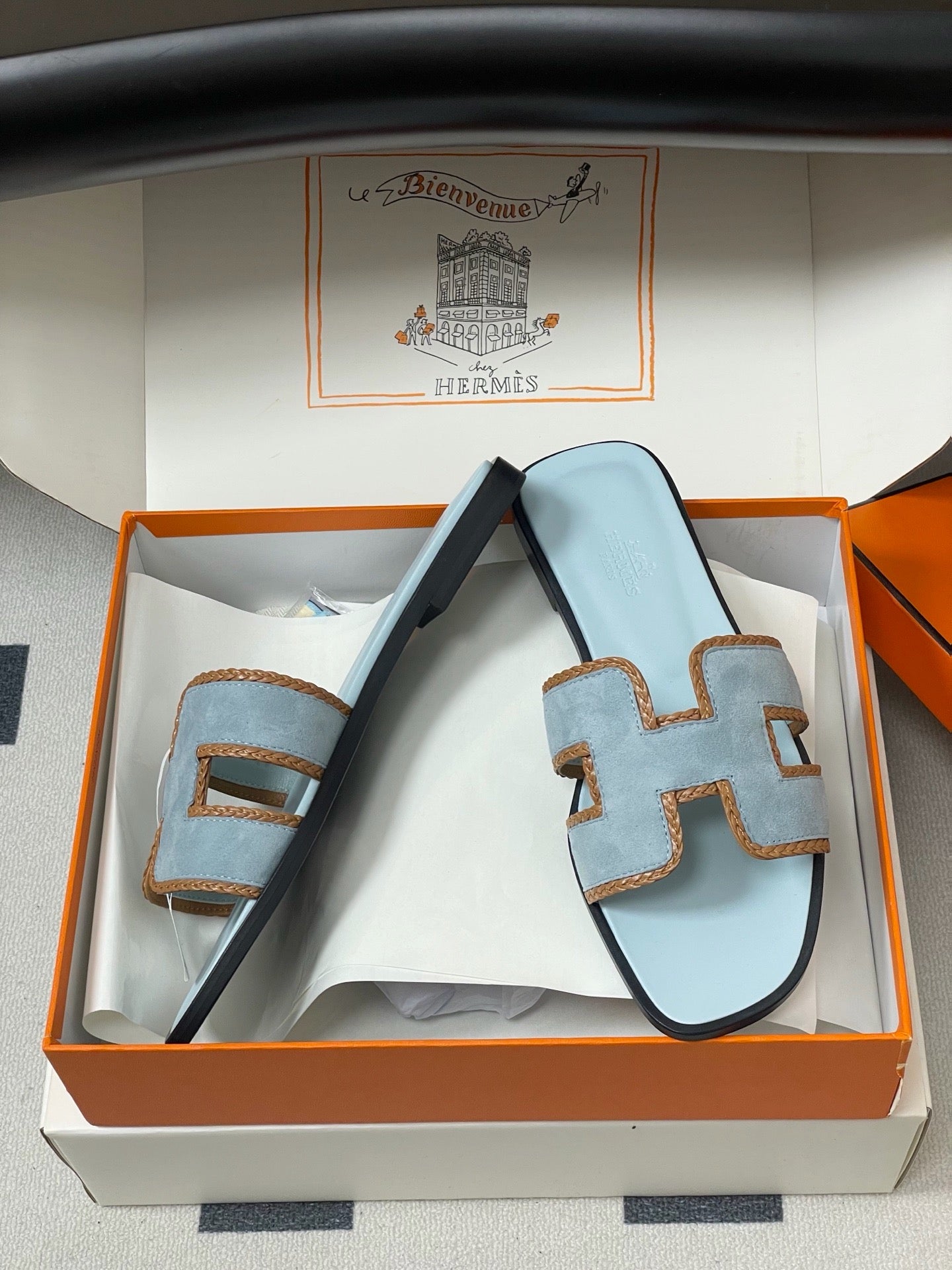 H oran famous brand sandal