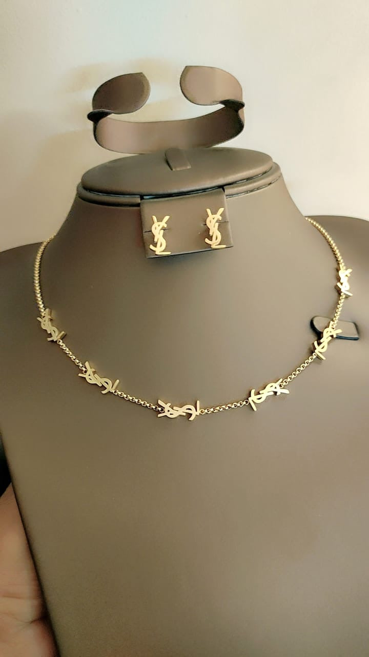Famous brand necklace & earrings set ( total 17 sets )