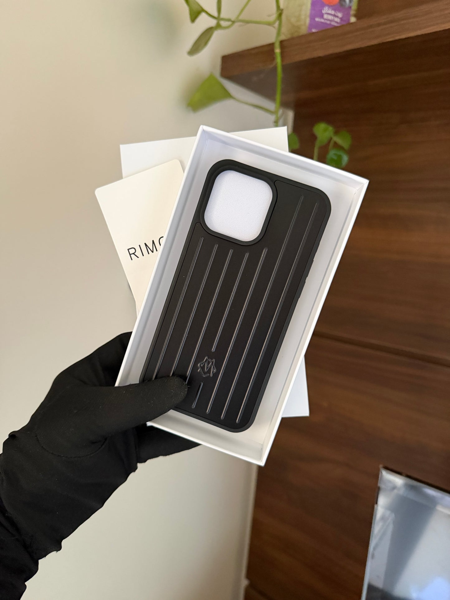 Rimowa iphone 17/16/15/14 back cover