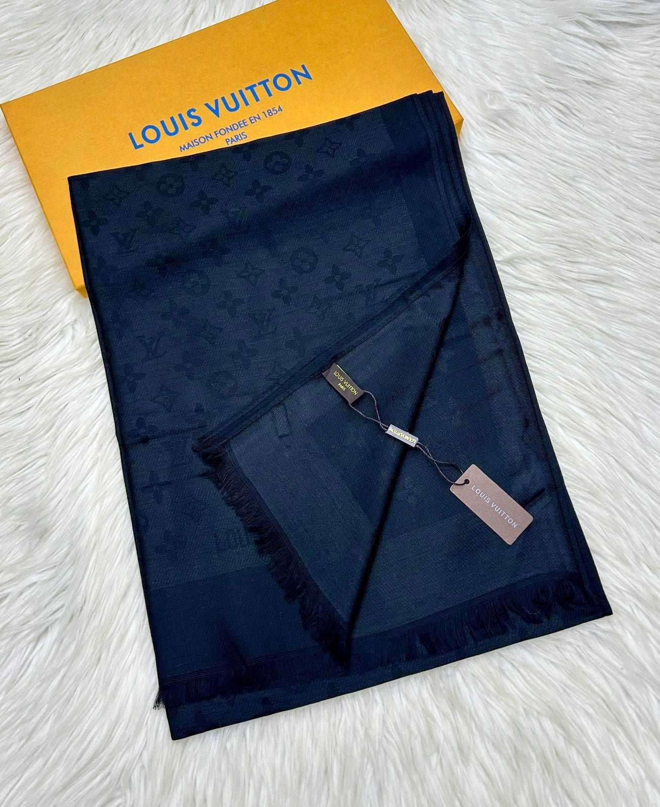 L v famous brand scarves/stole/shawl ( 15 colors )