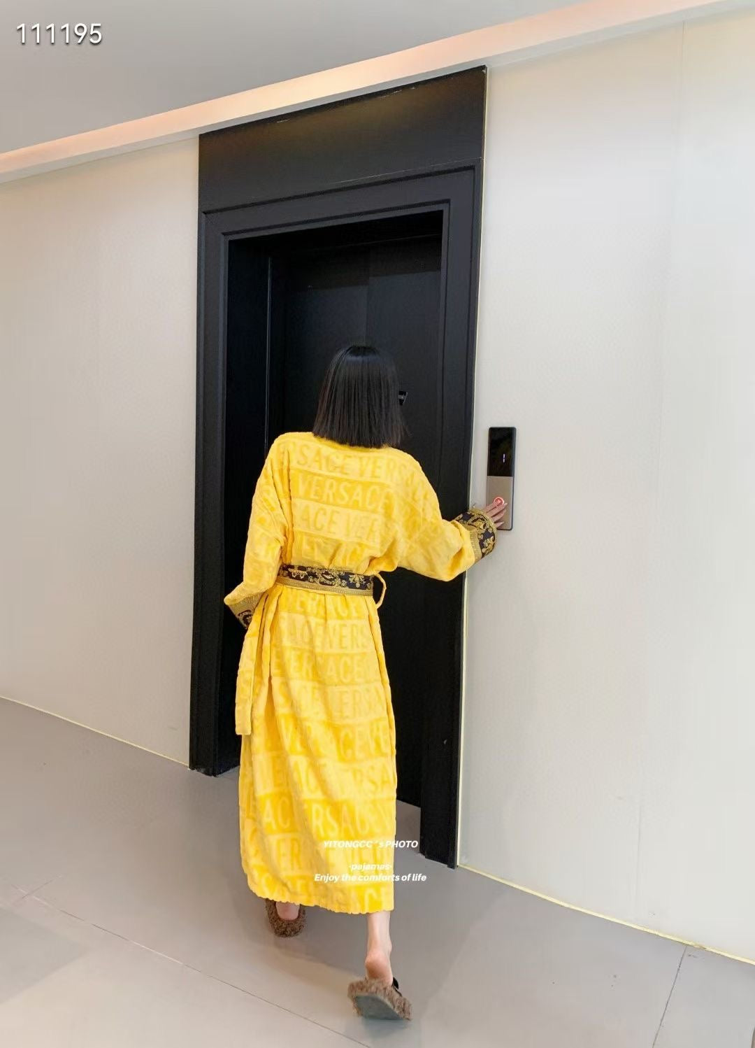 Bathrobe famous brand ( Pre order)