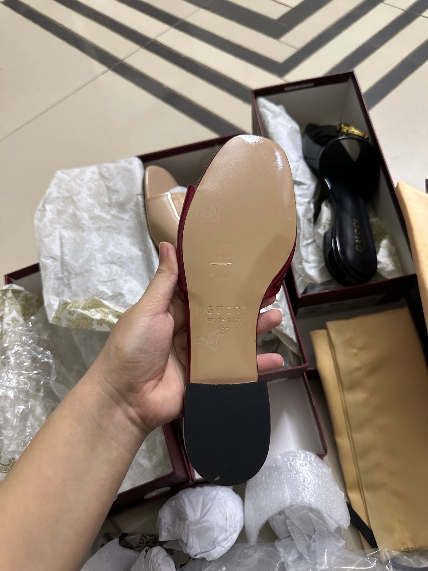 G famous brand slipper