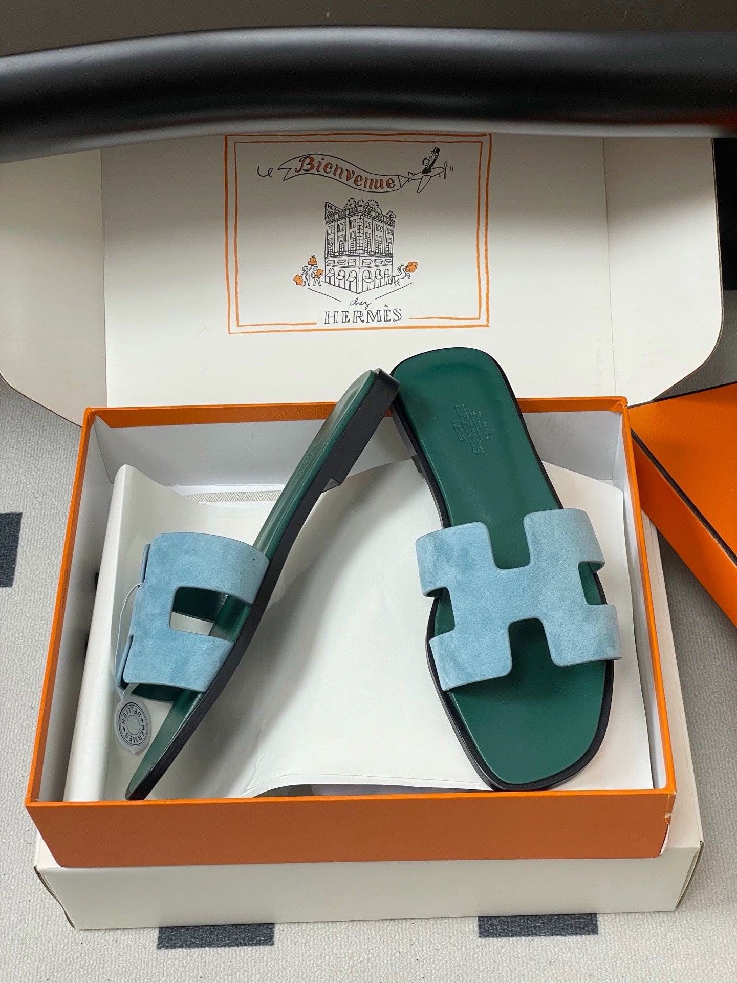 H oran famous brand sandal