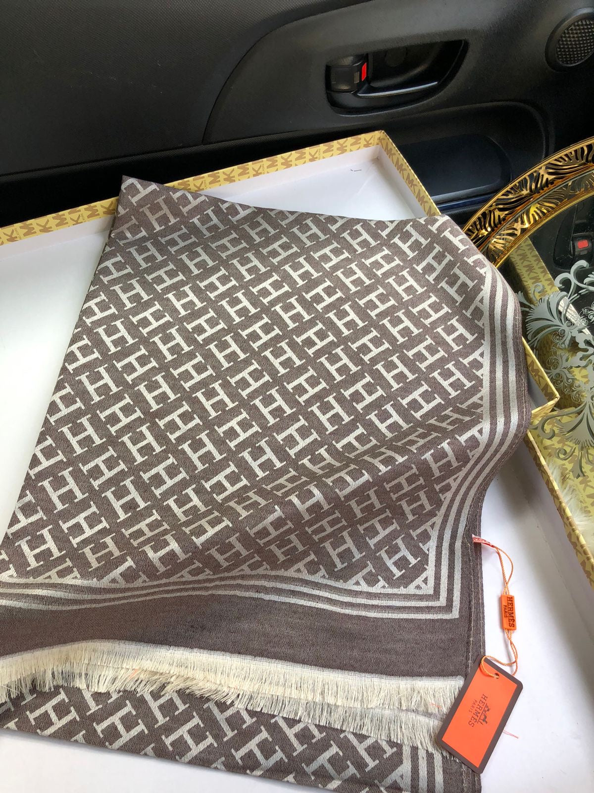 Hermes scarves/stole ( 7 colors )