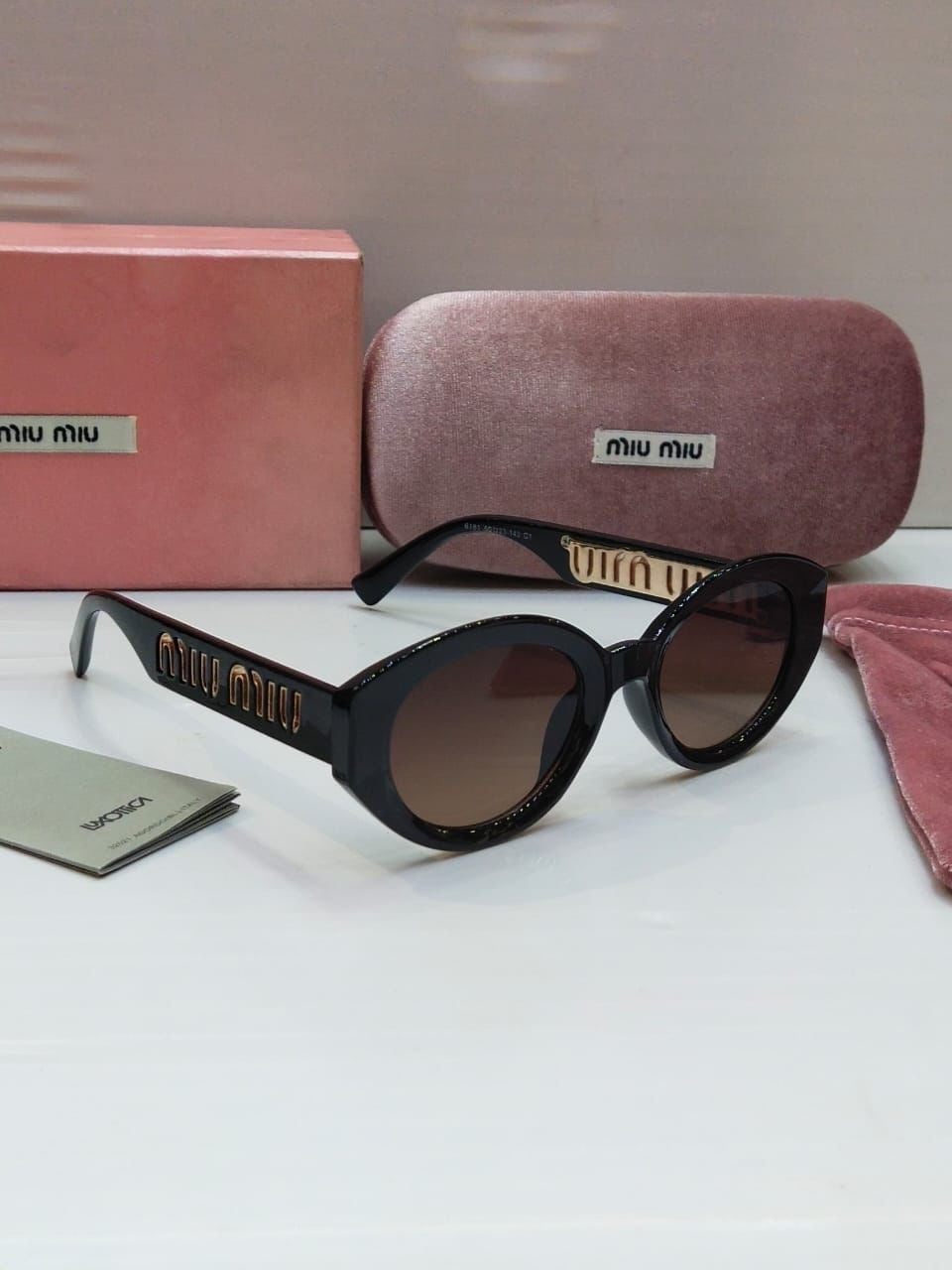 Famous brand sunglasses ( mix collection)