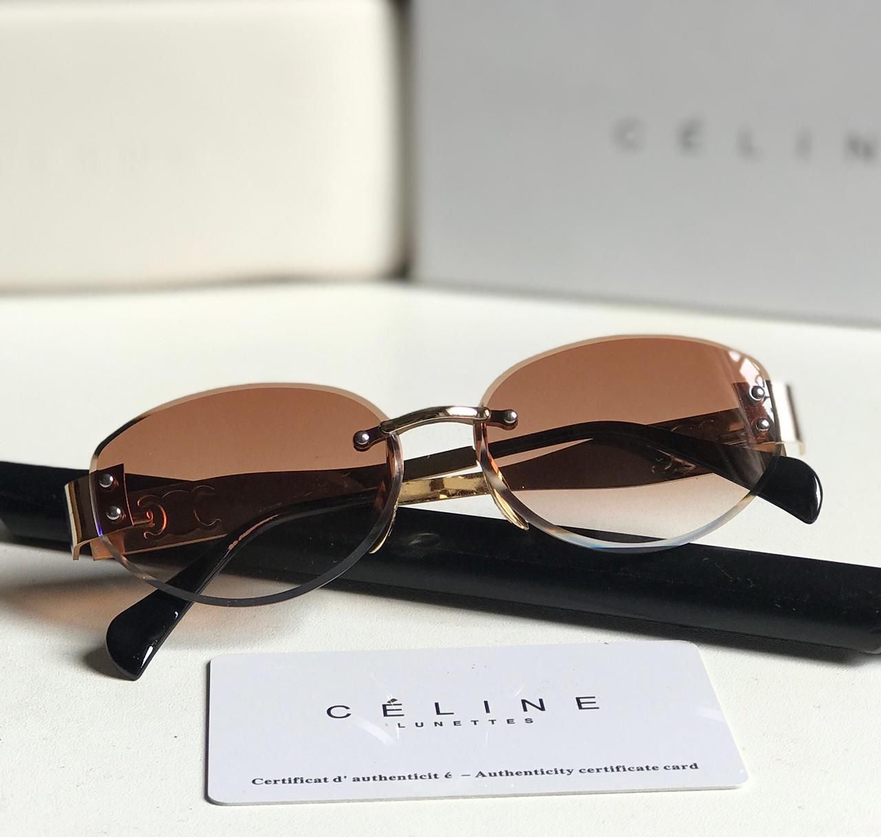 Famous brand sunglasses ( 3 shades )