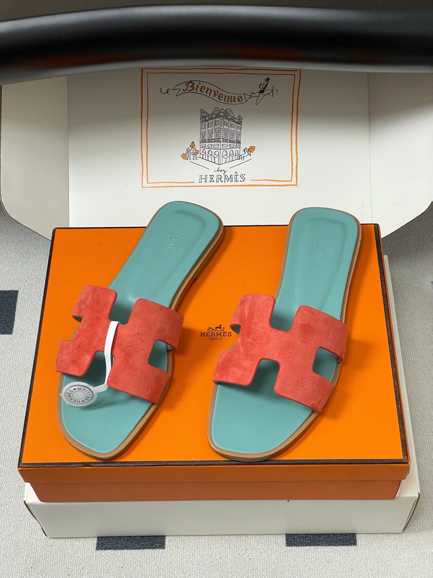 H oran famous brand sandal