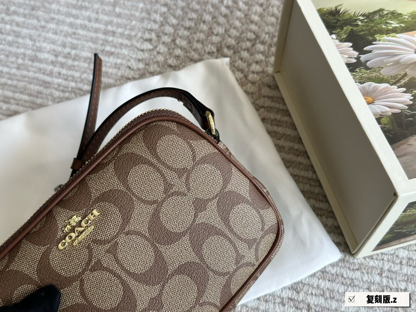 Coach cross body bag ( 4 colors)