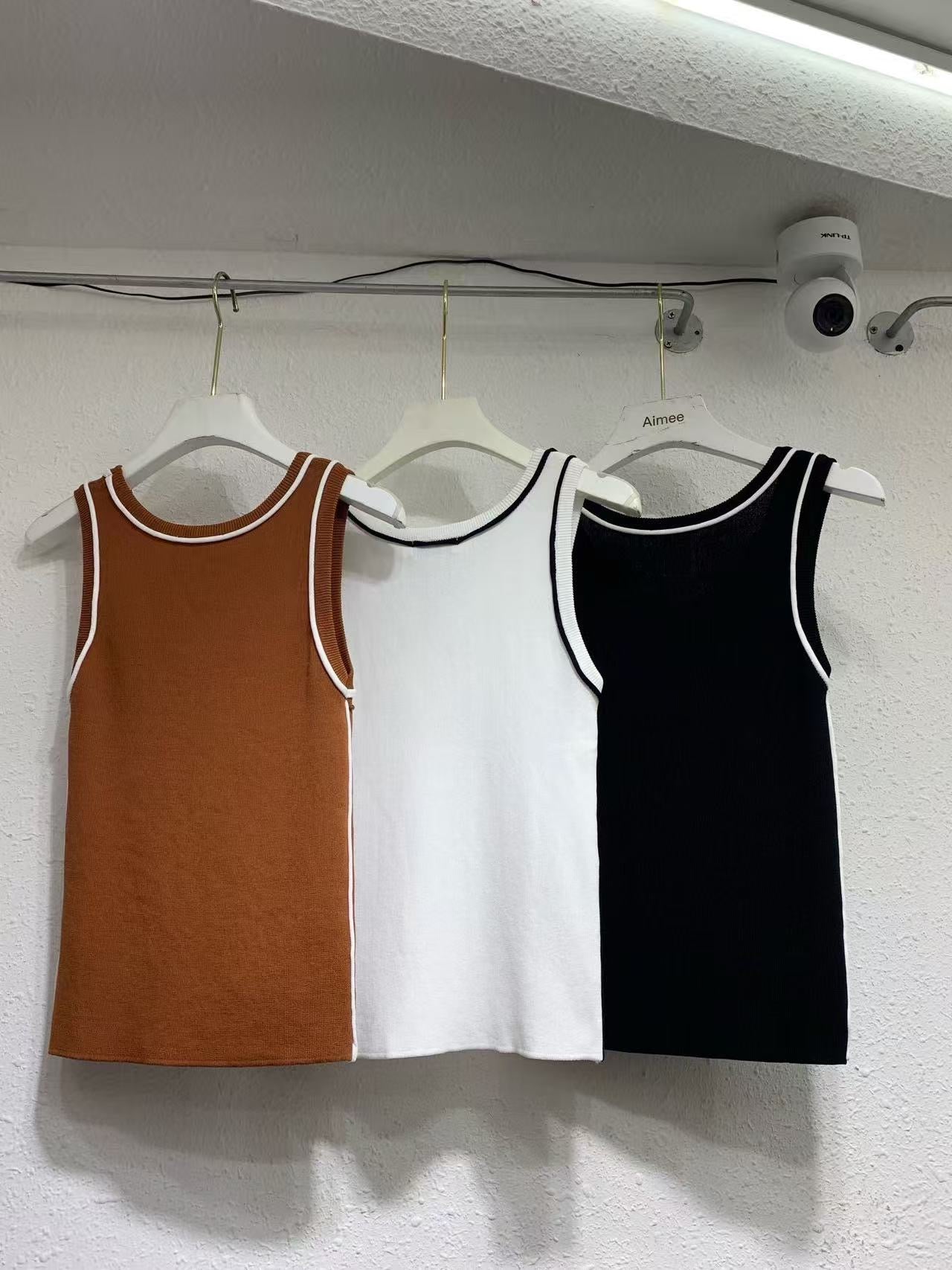 L O E W E famous brand tank top ( 3 colors )