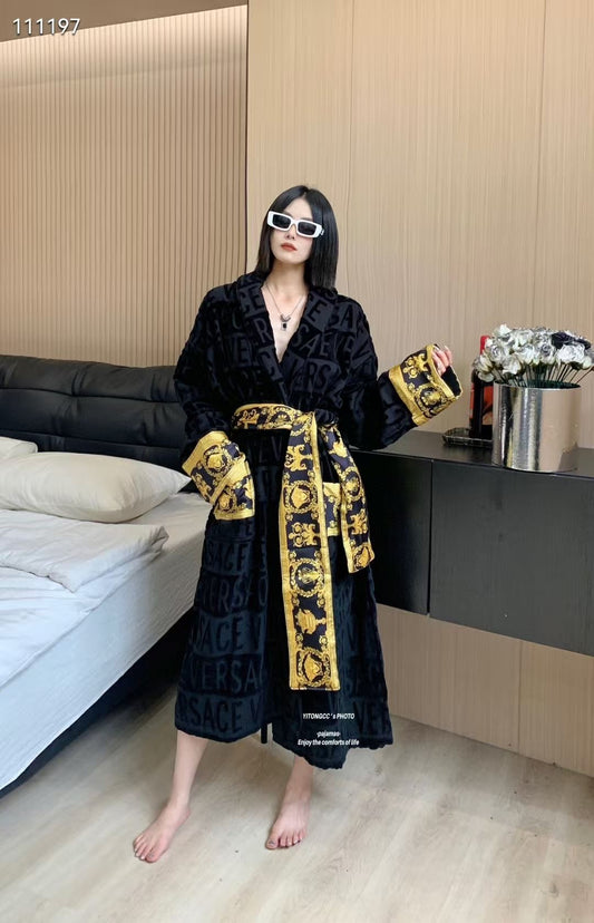Bathrobe famous brand ( Pre order )