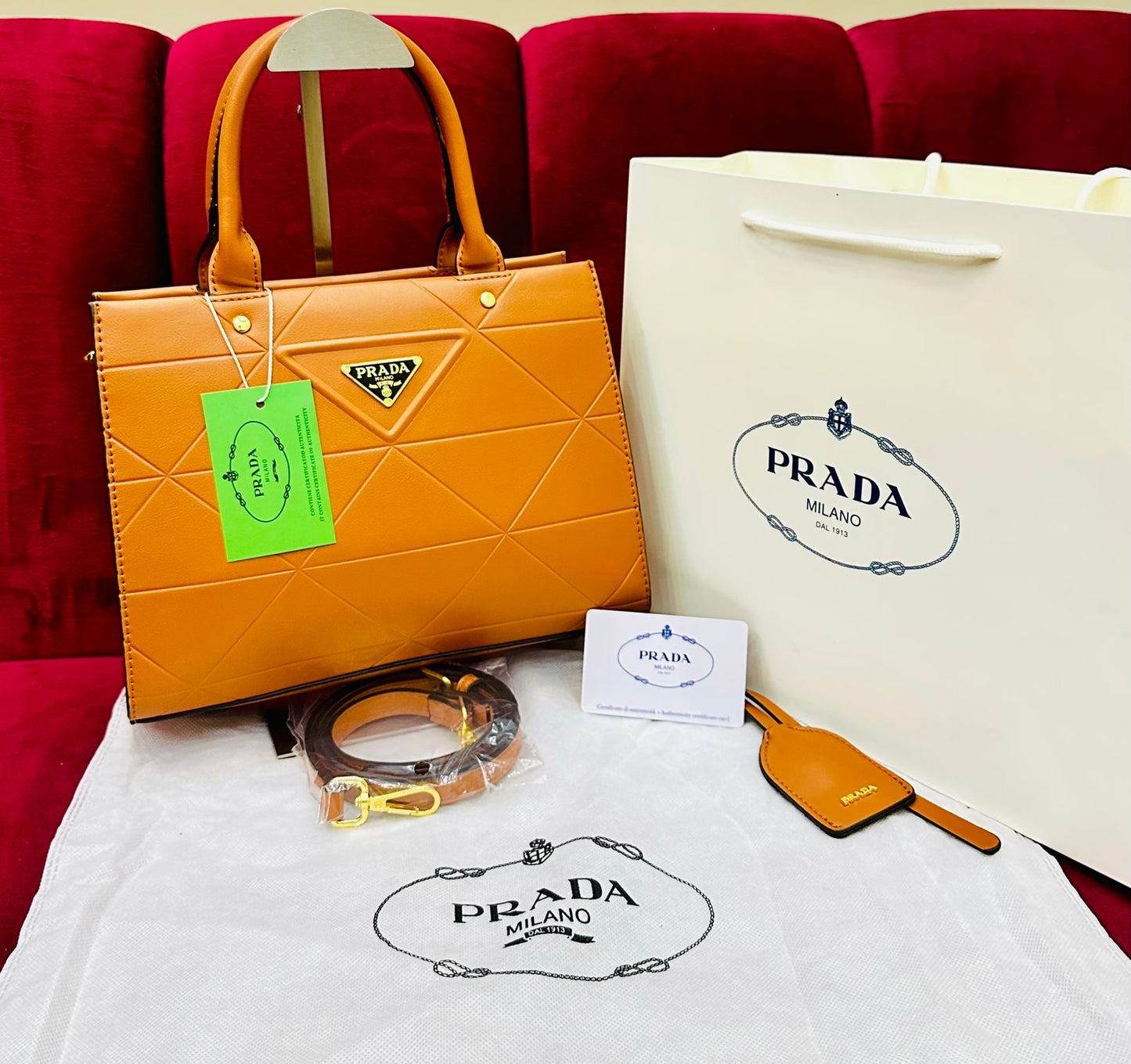 Famous brand bag ( 3 colors )