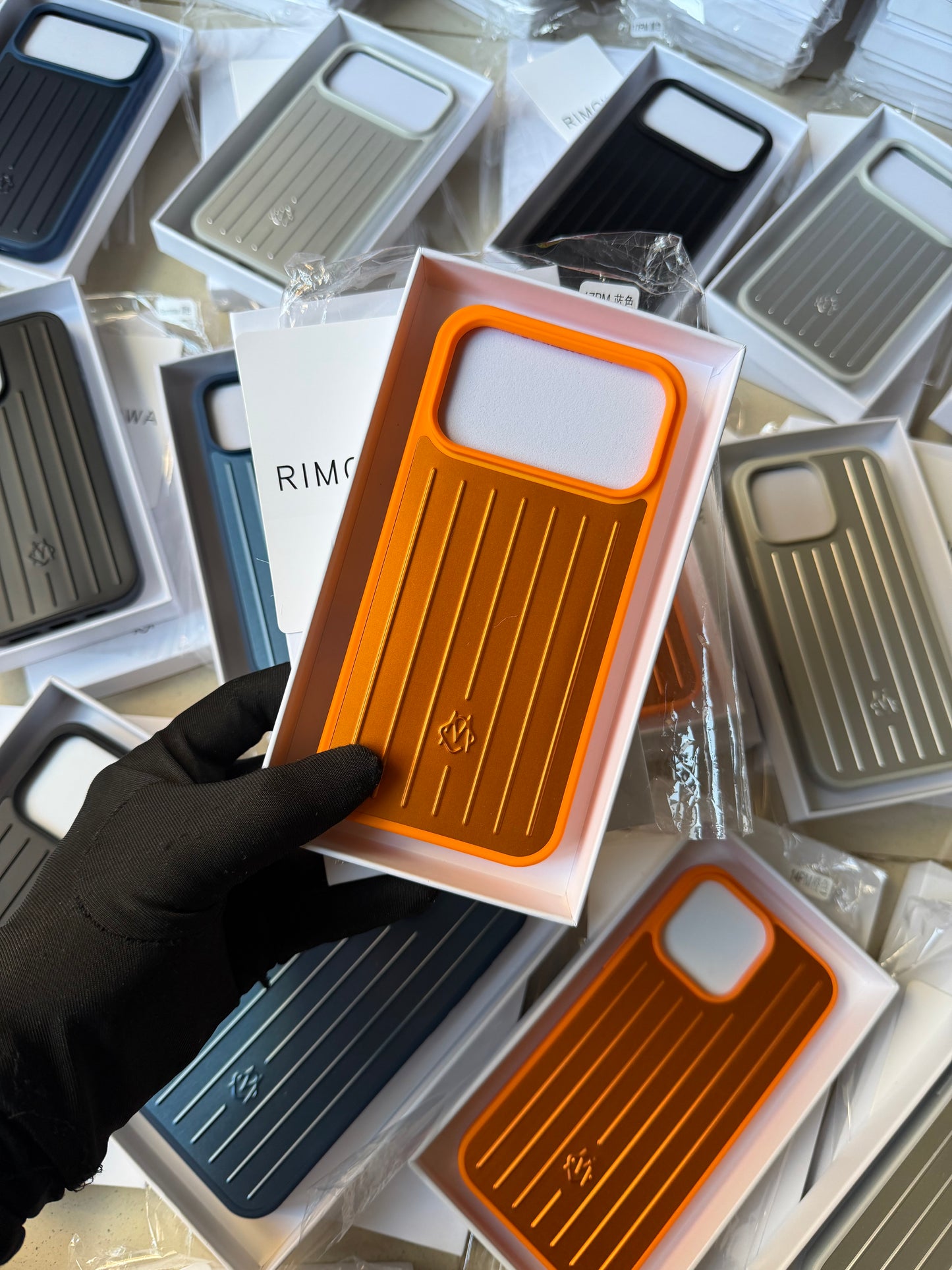 Rimowa iphone 17/17pro/17promax/17air orange color