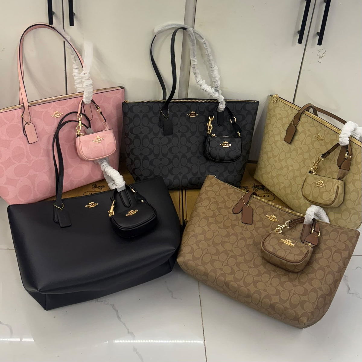 C famous handbag ( 5 colors )