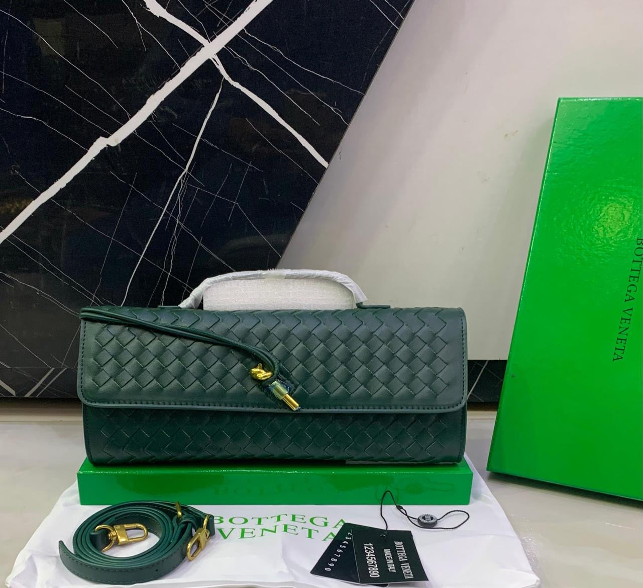 B famous brand clutch ( 6 colors )